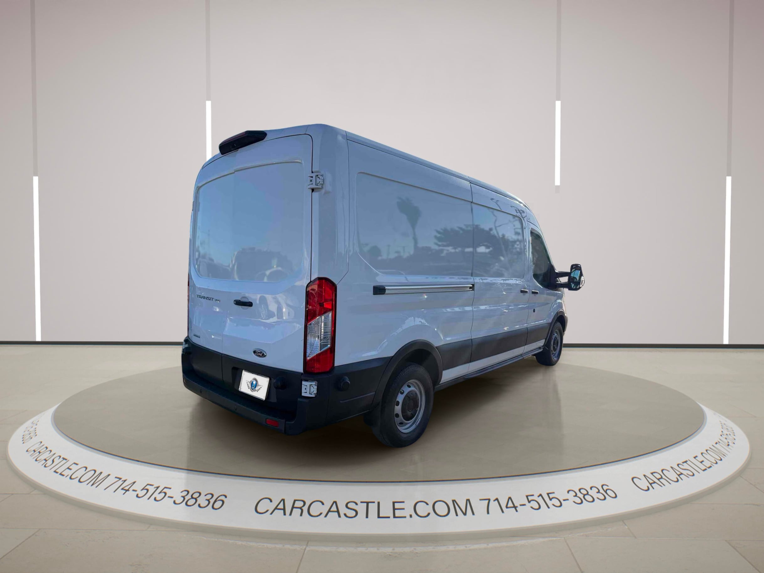 Ford Transit photo 5