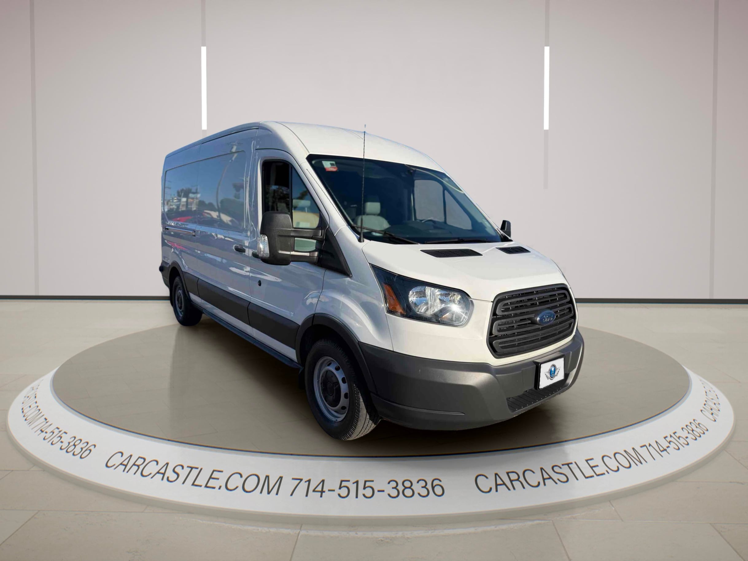 Ford Transit photo 8