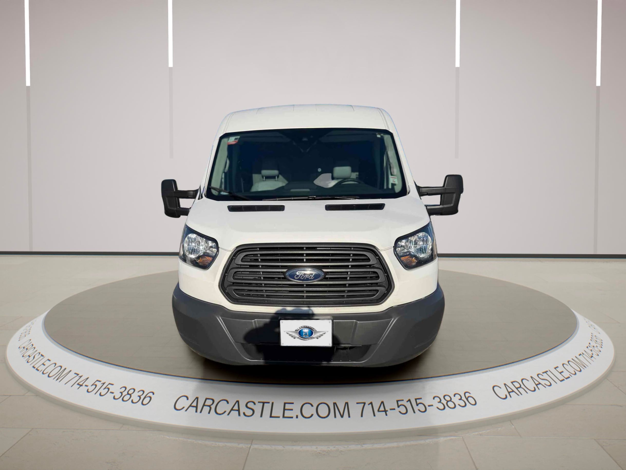 Ford Transit photo 9