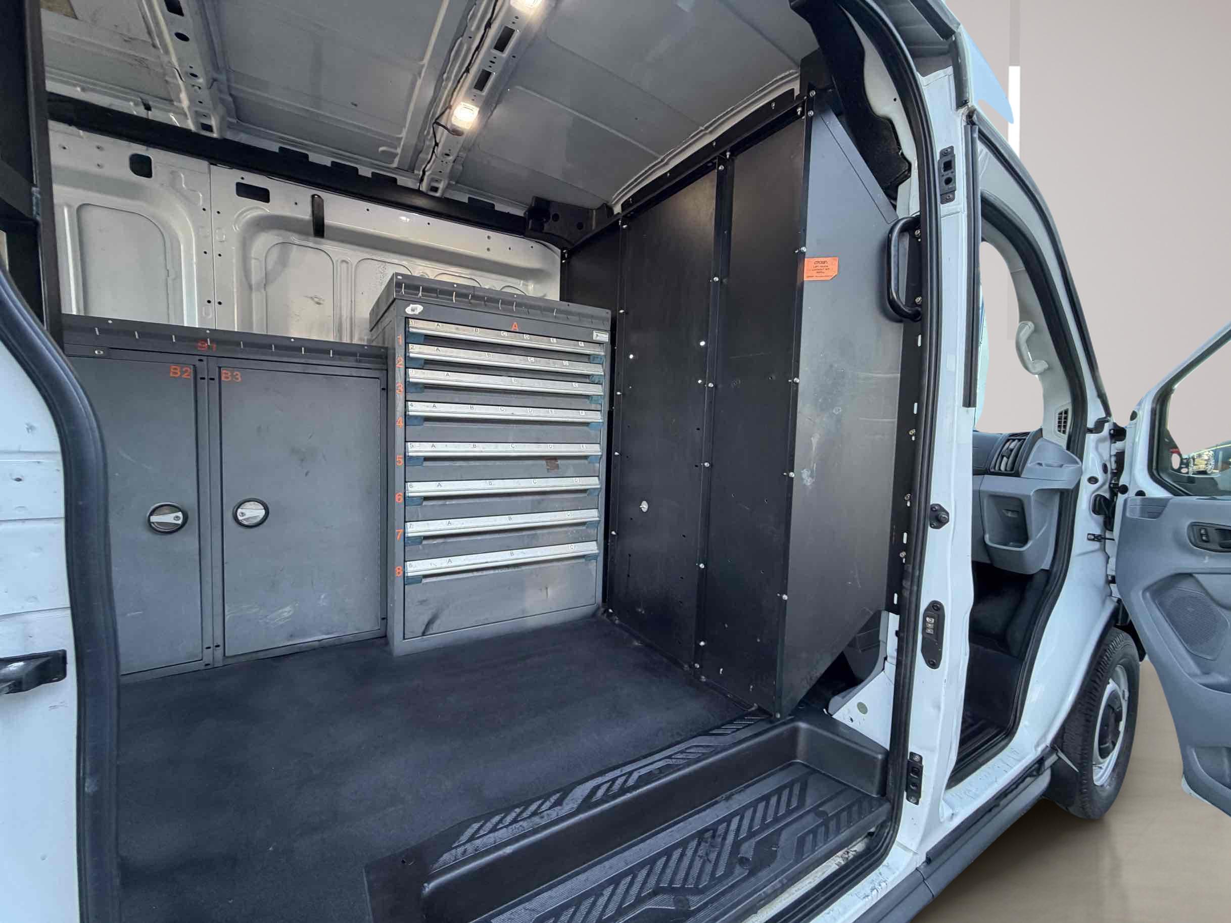 Ford Transit photo 19