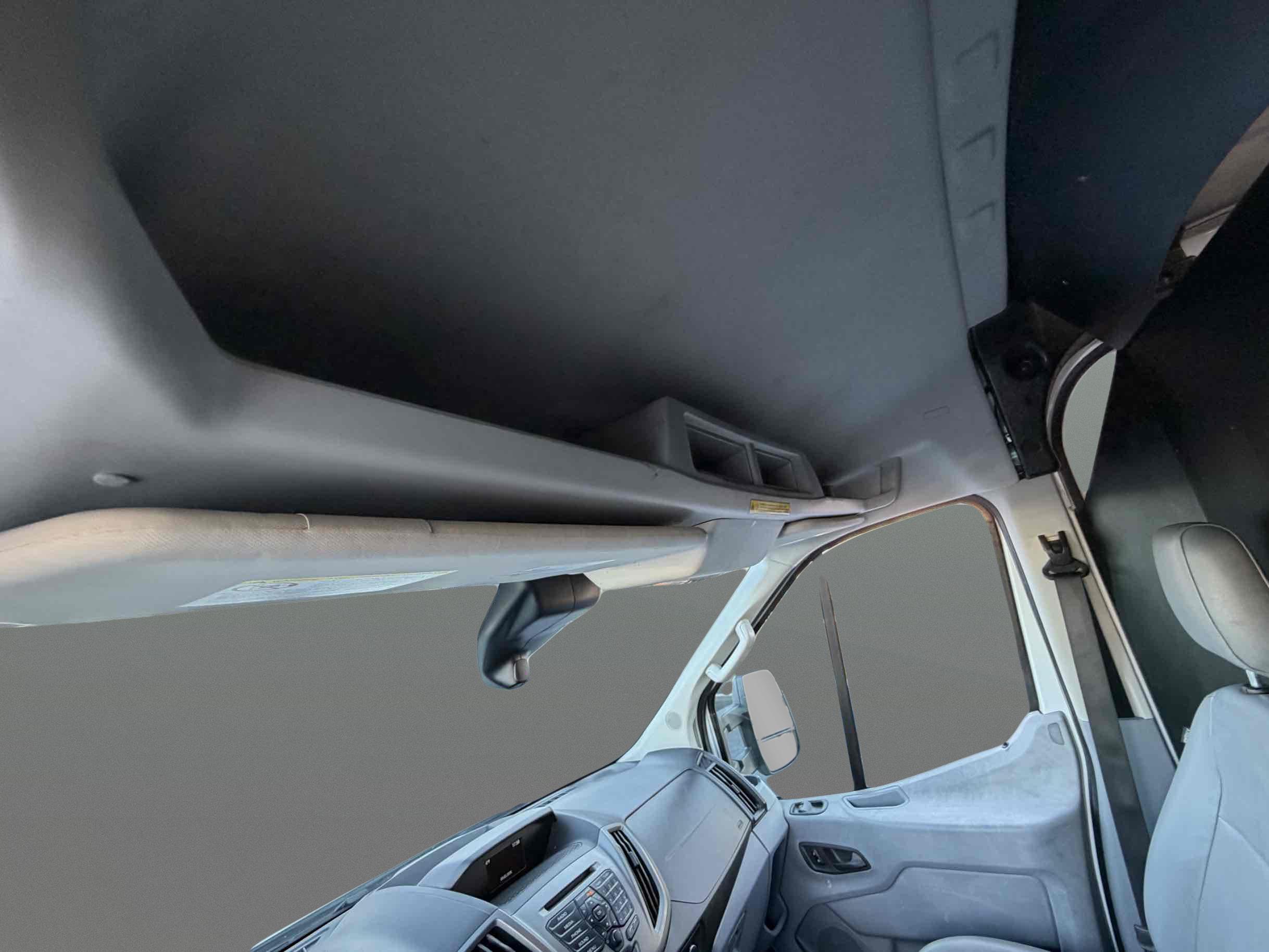Ford Transit photo 23