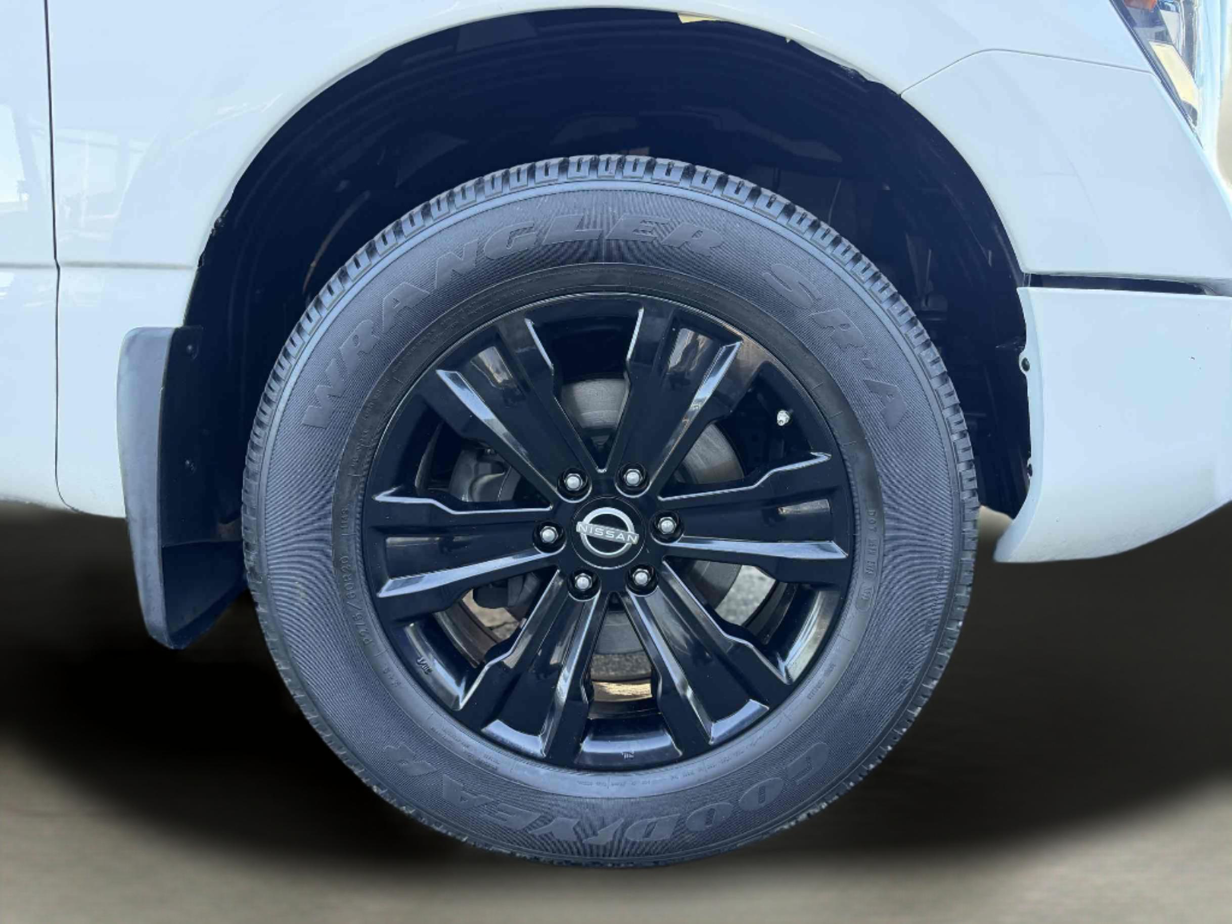 Nissan Titan photo 24