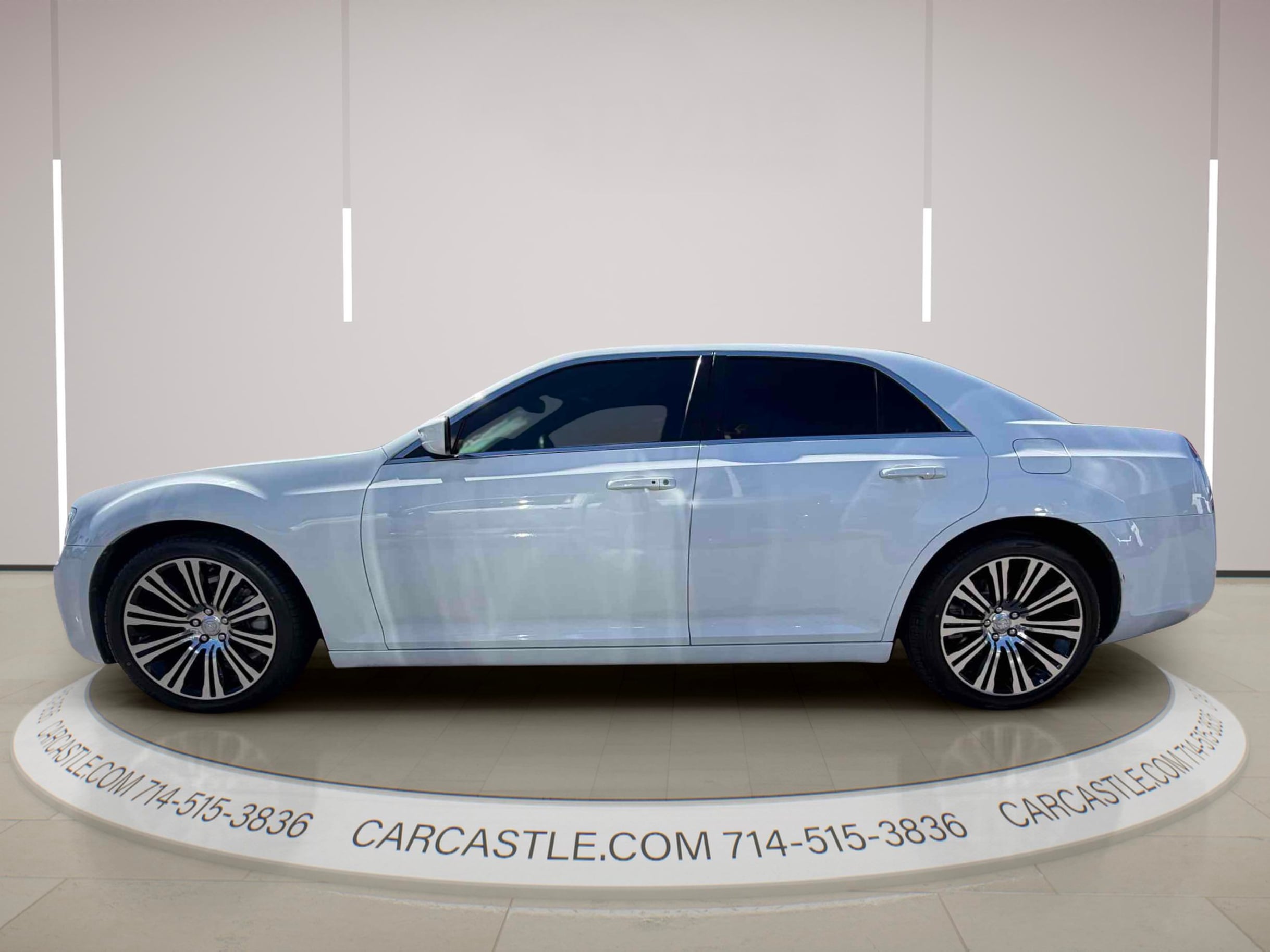 Chrysler 300 photo 2