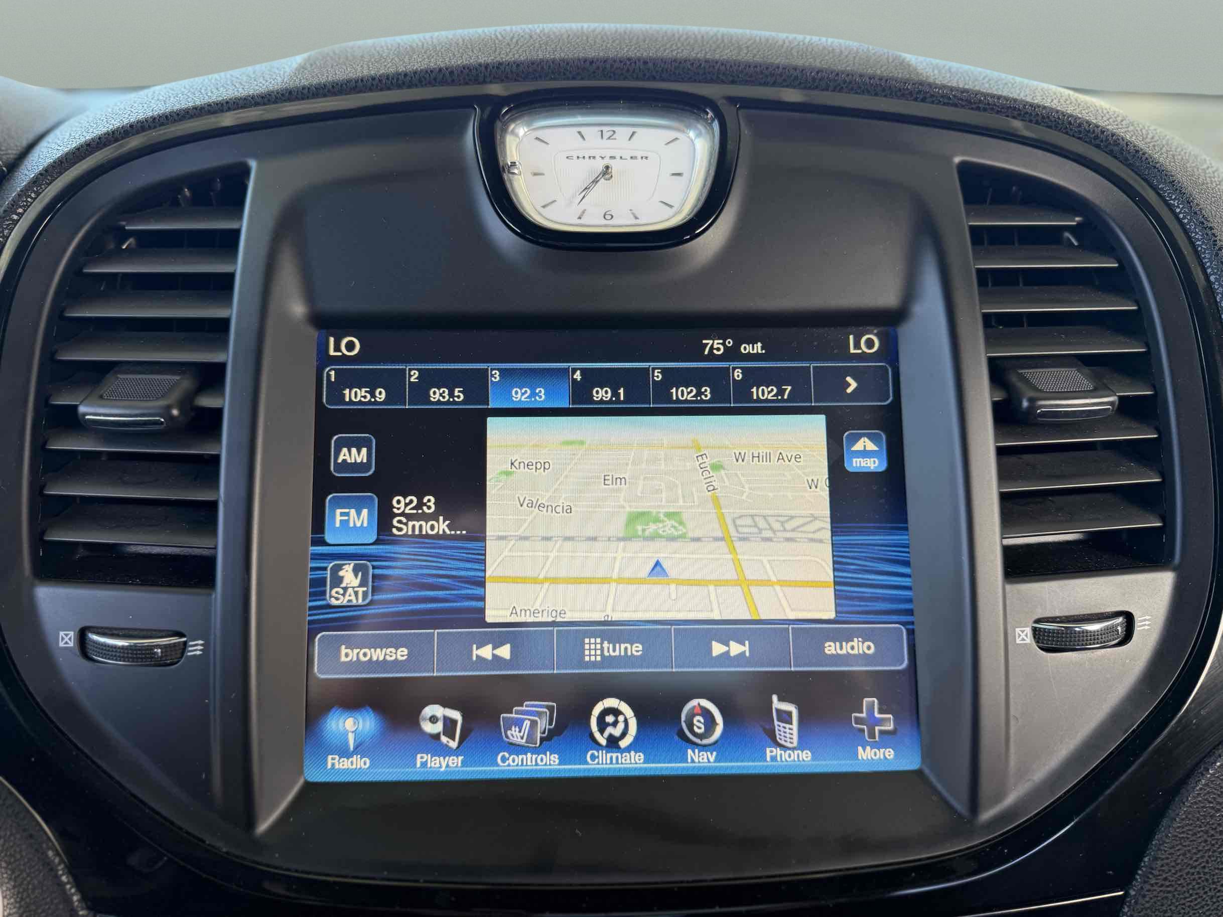 Chrysler 300 photo 17