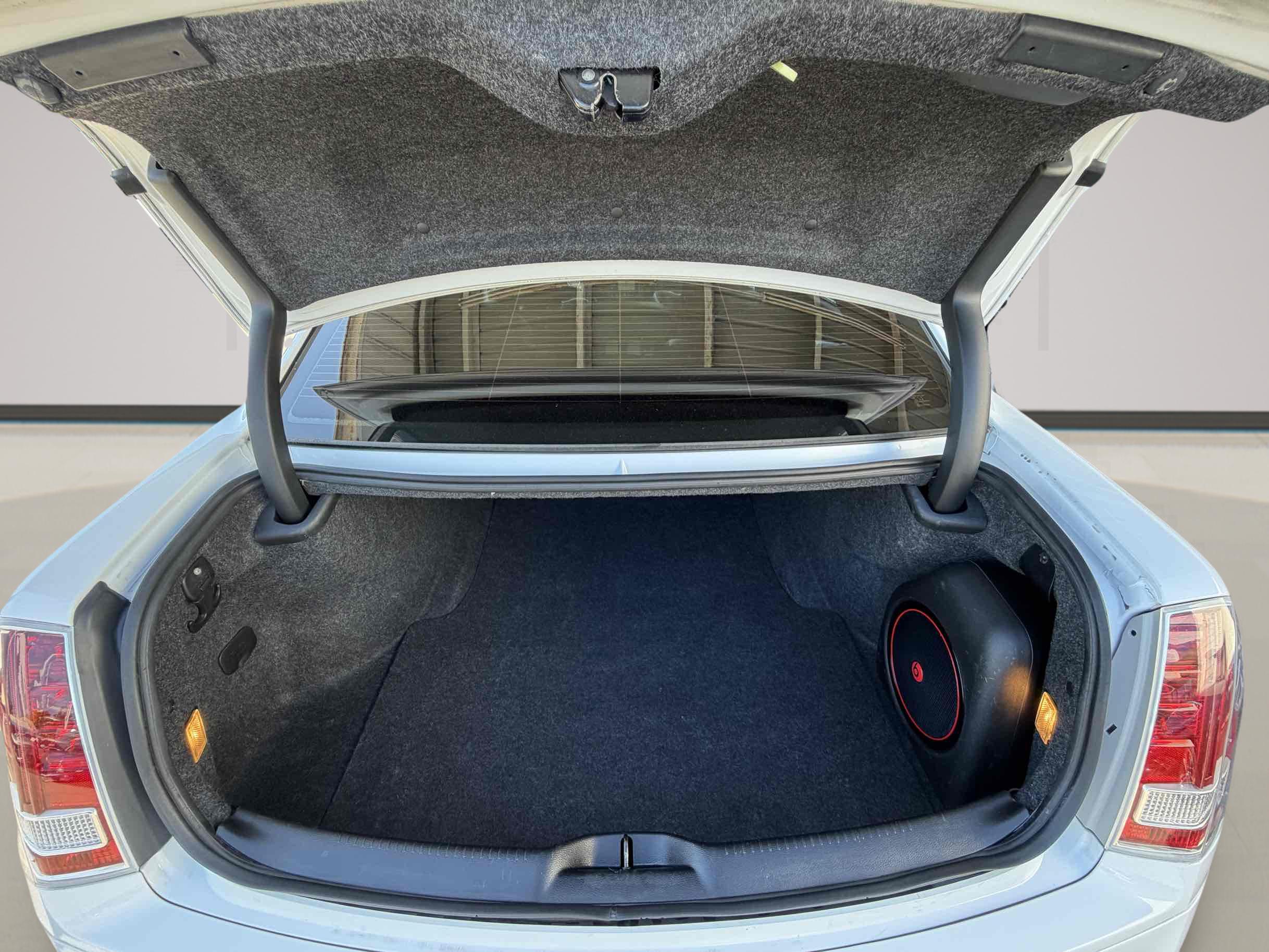 Chrysler 300 photo 22