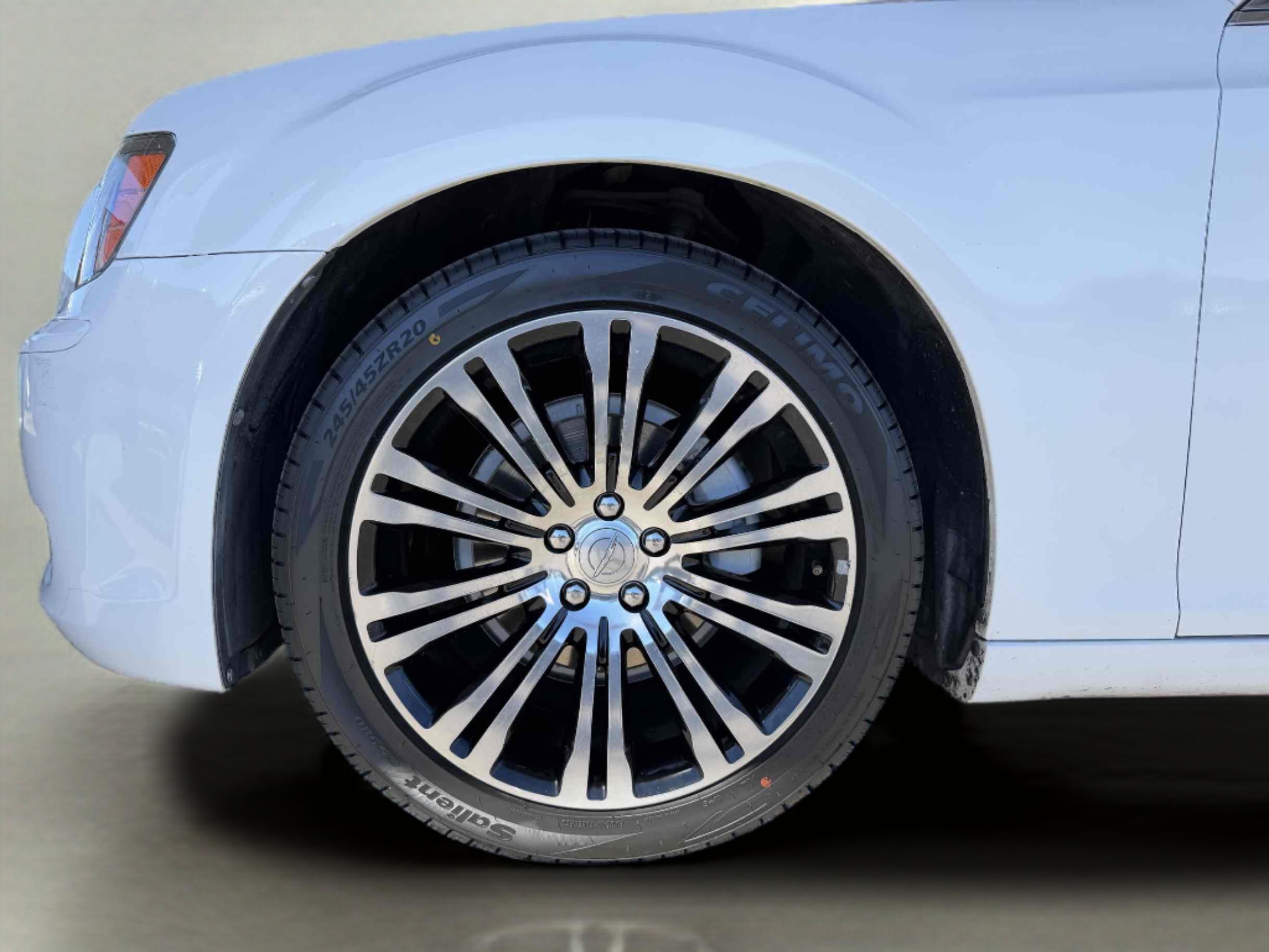 Chrysler 300 photo 26