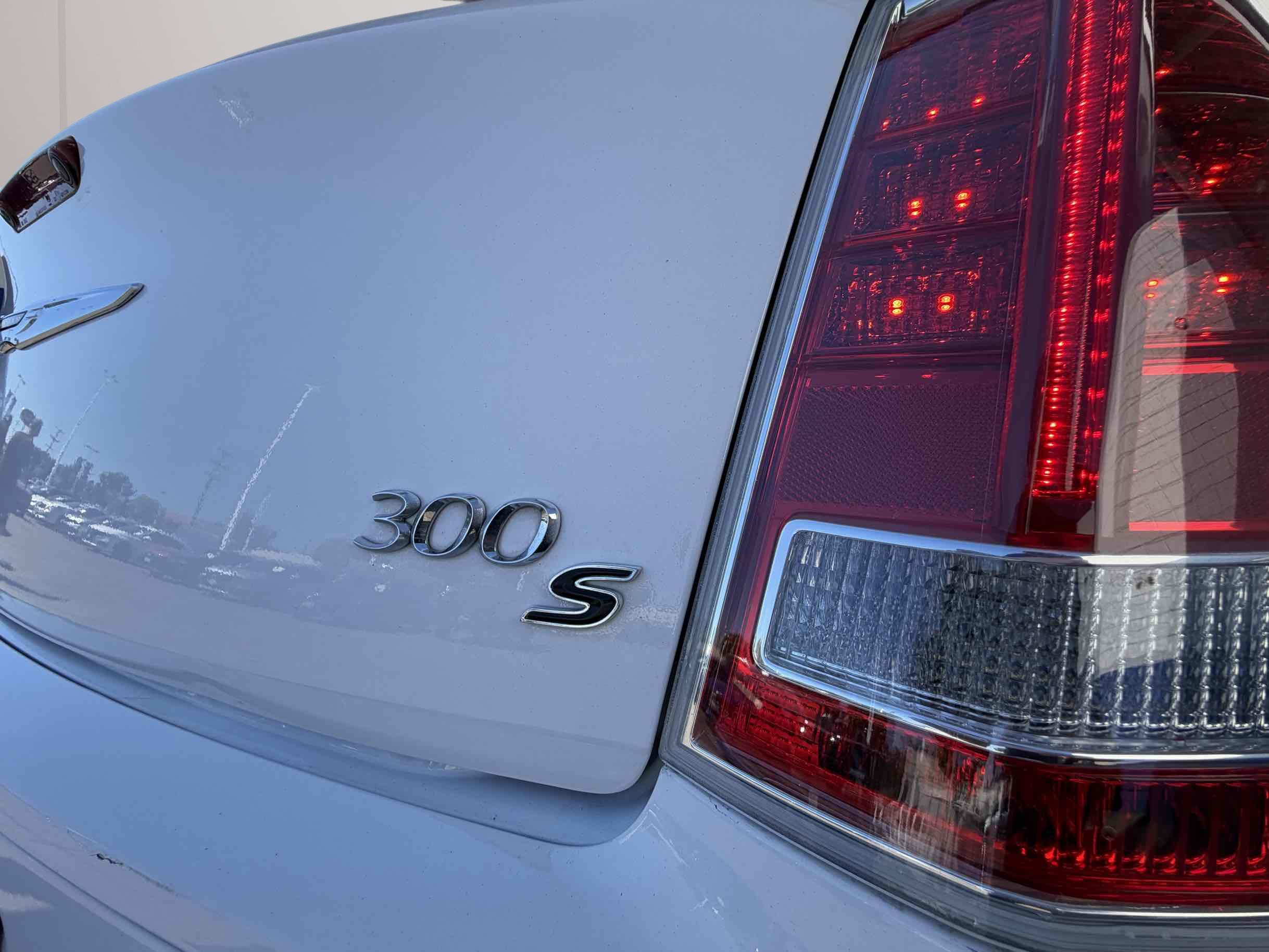 Chrysler 300 photo 27