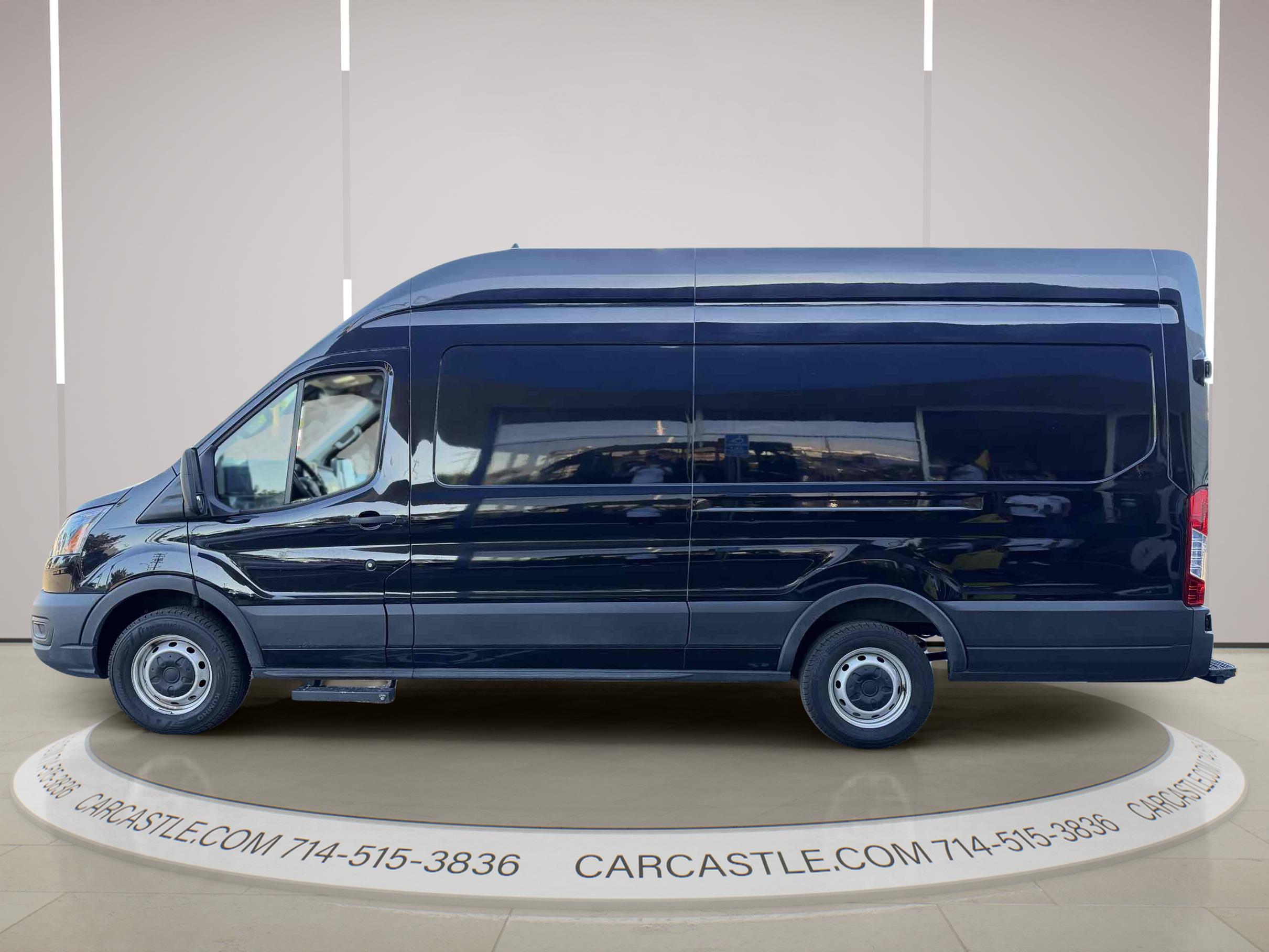 Ford Transit photo 2