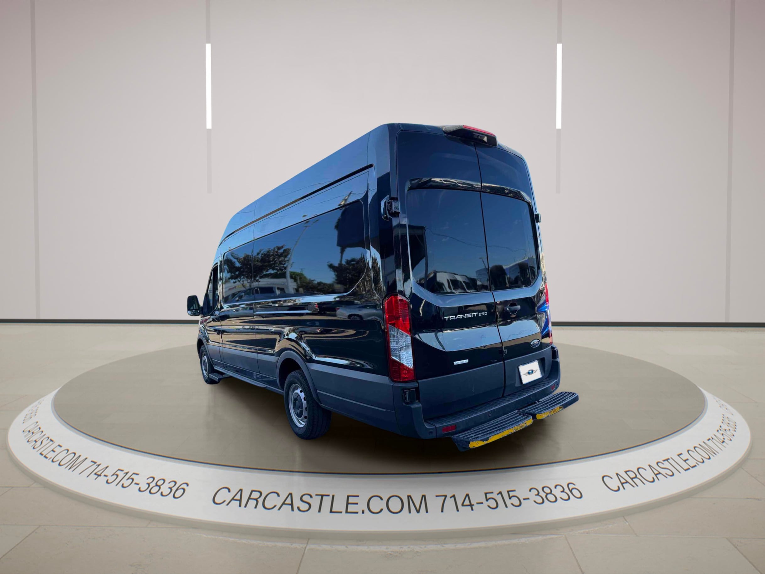 Ford Transit photo 3