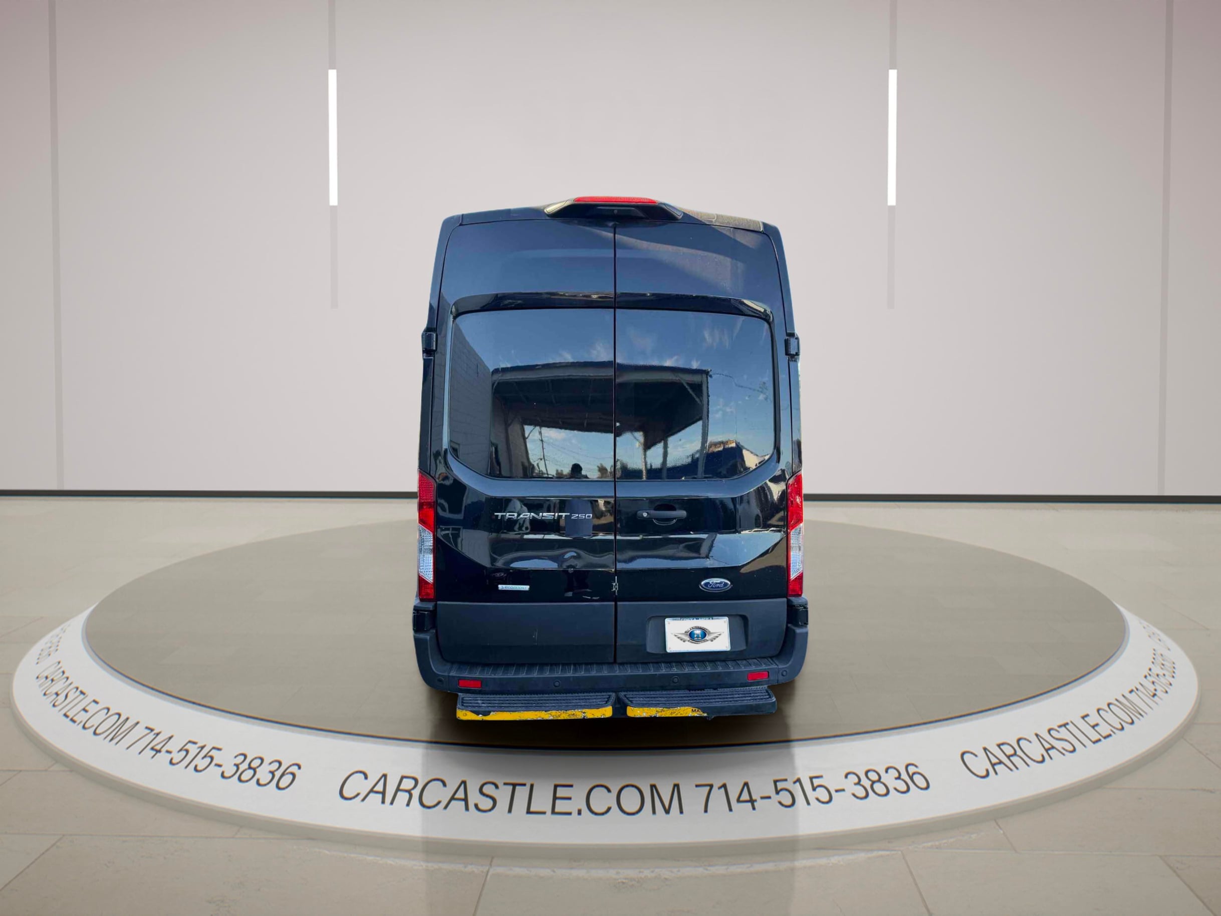 Ford Transit photo 4
