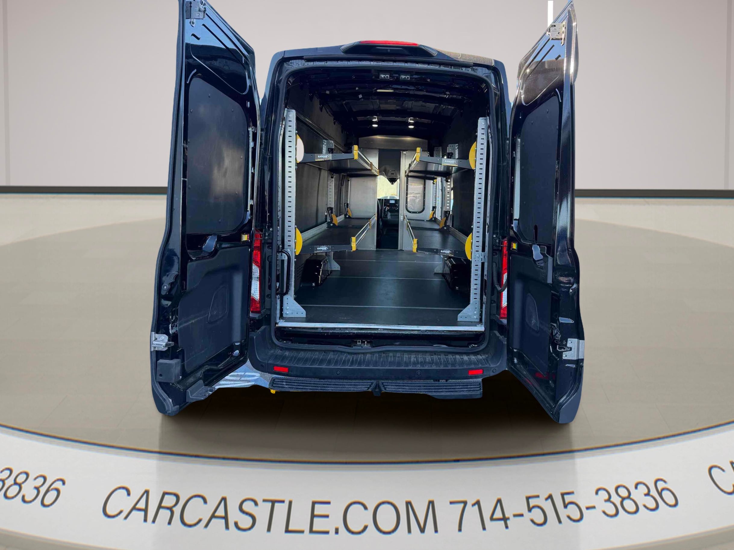 Ford Transit photo 9