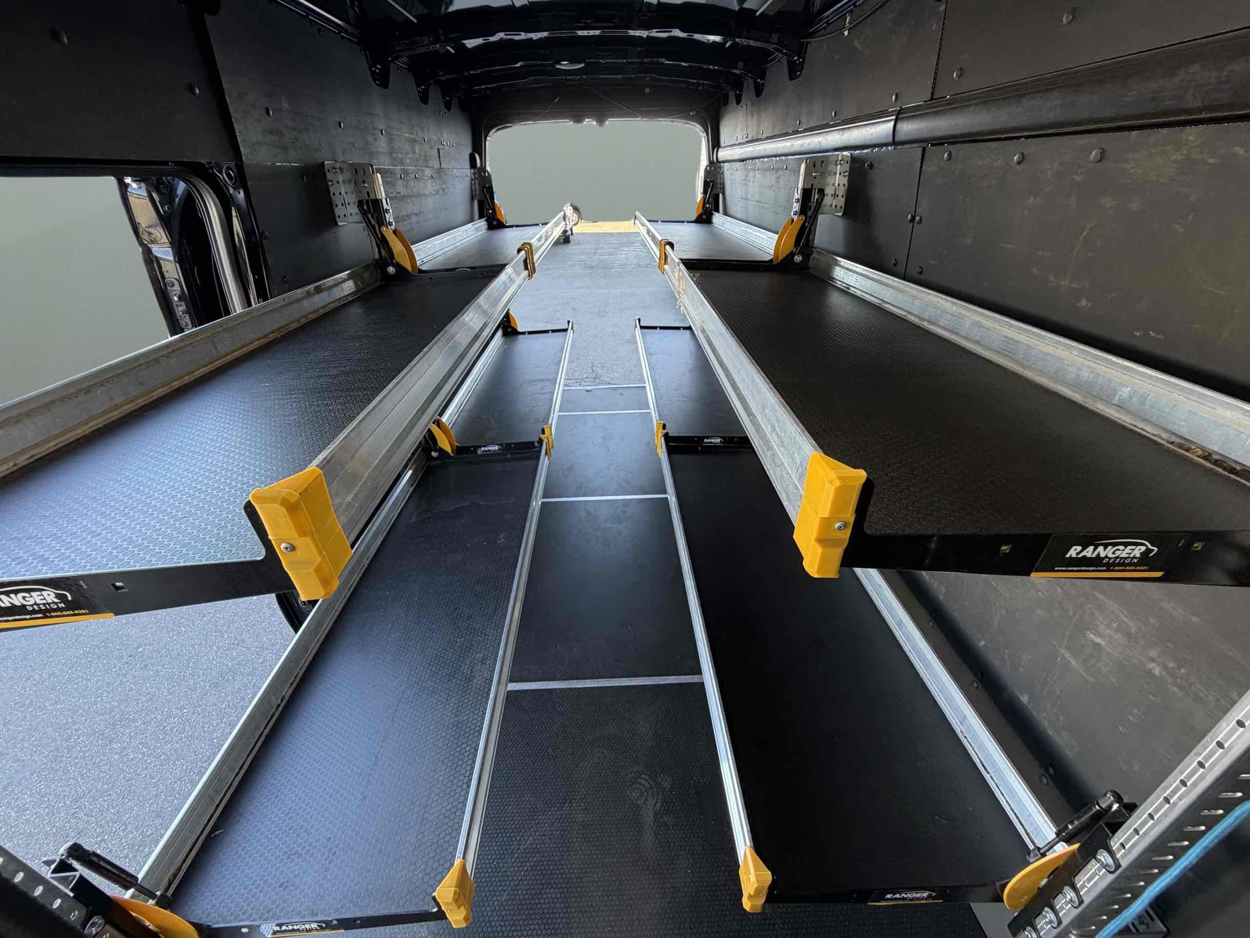 Ford Transit photo 12