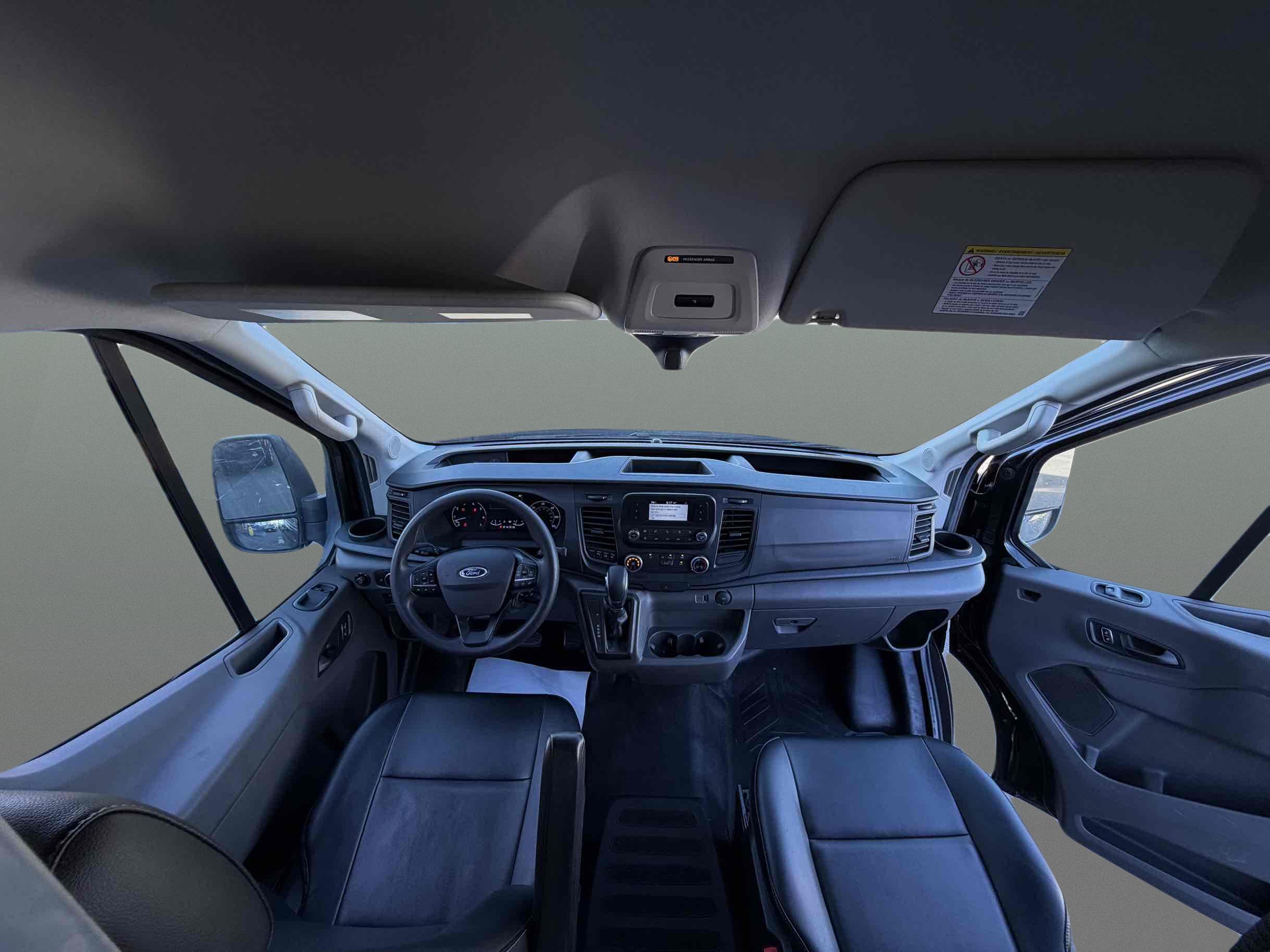 Ford Transit photo 18