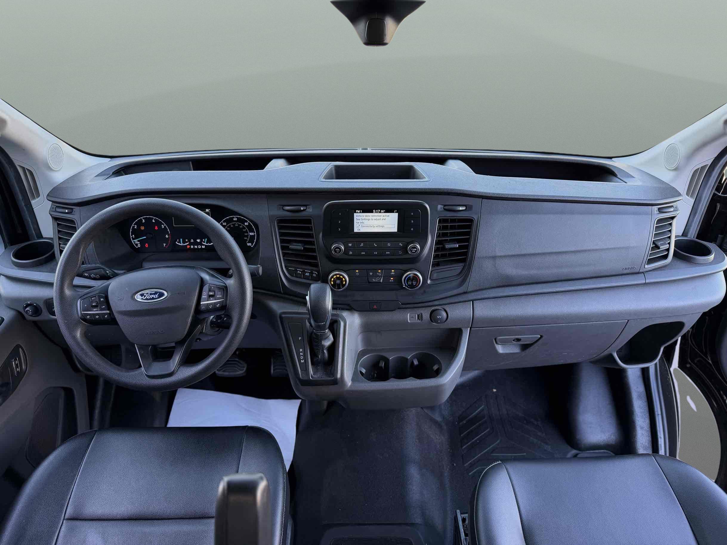 Ford Transit photo 19