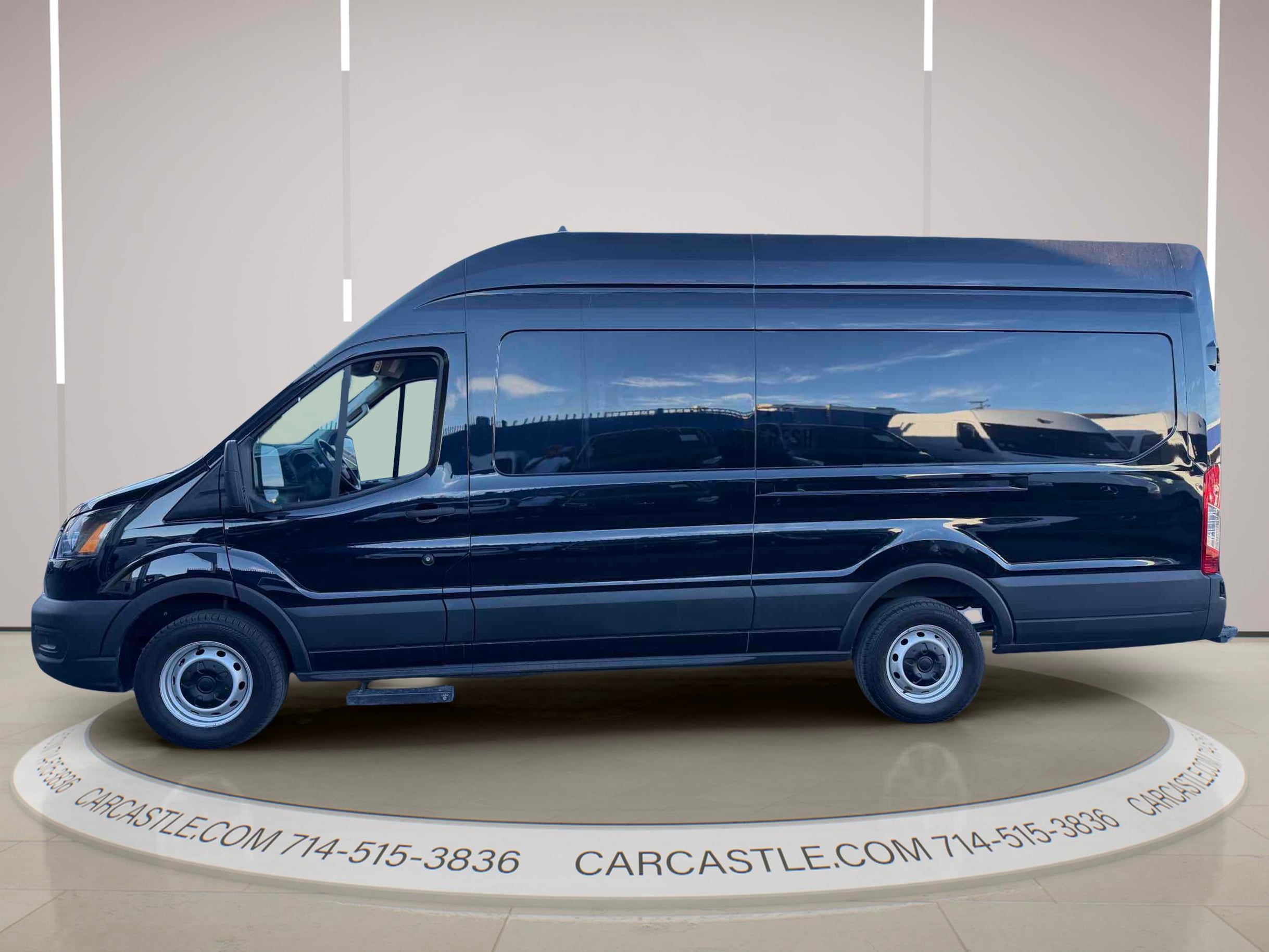 Ford Transit photo 2
