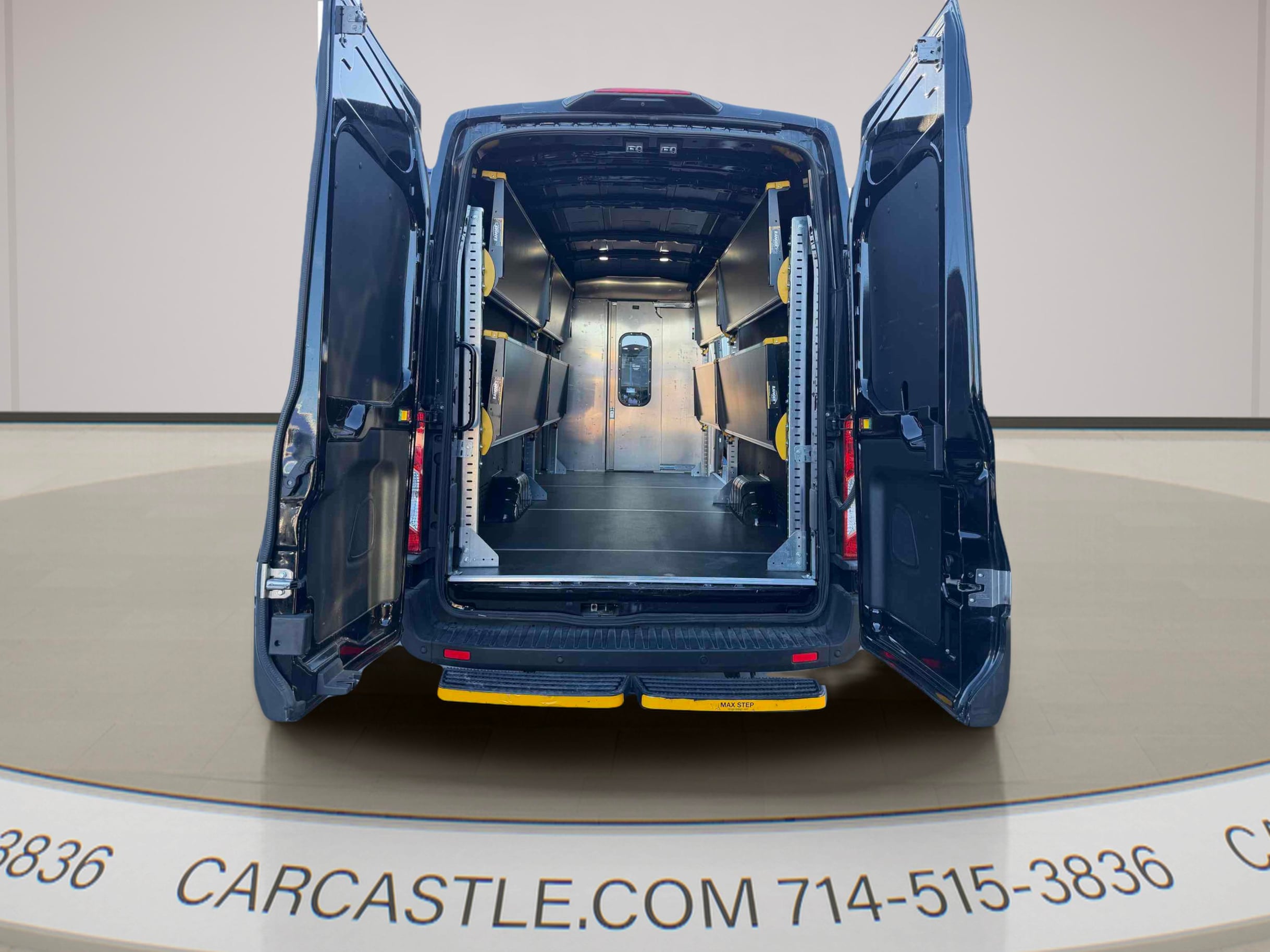 Ford Transit photo 9