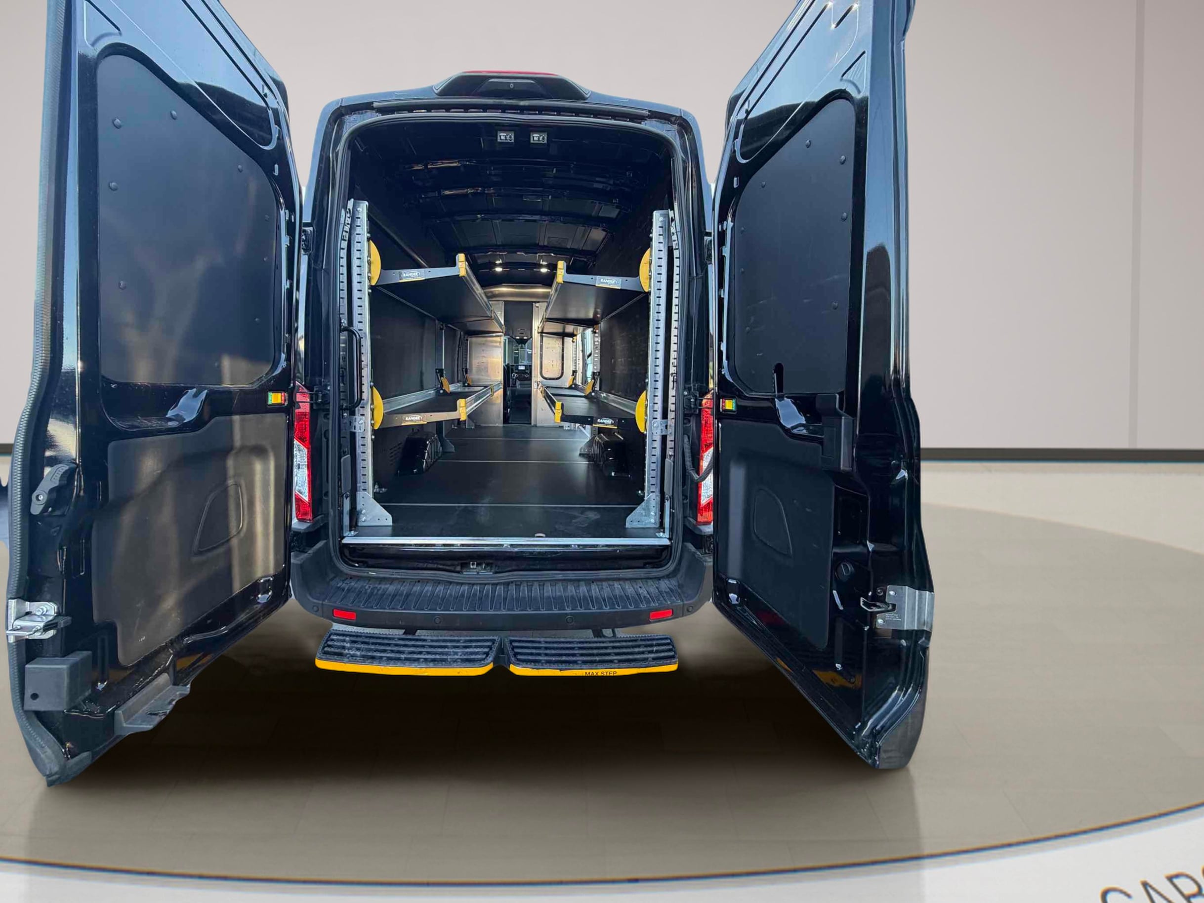 Ford Transit photo 11