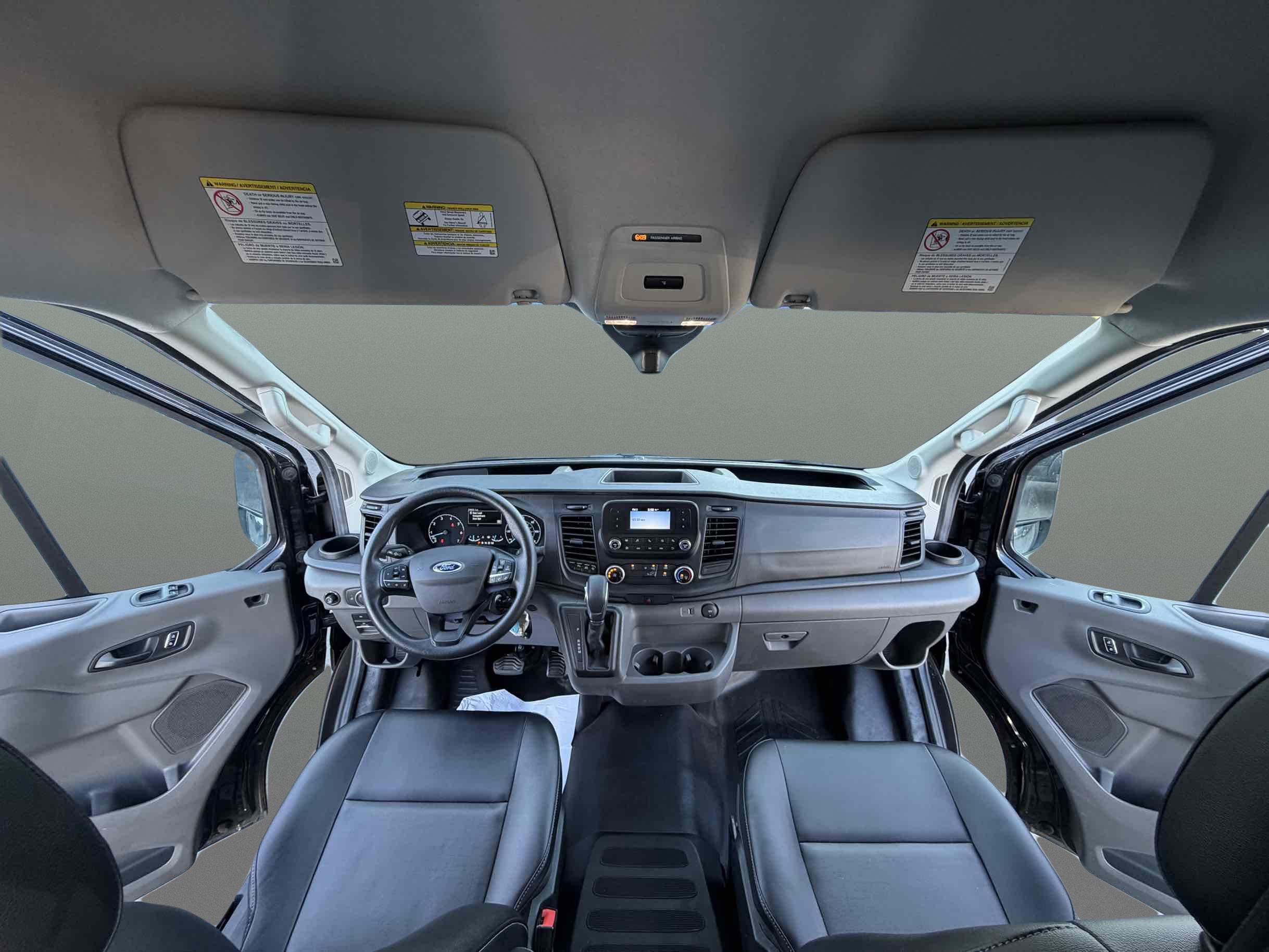 Ford Transit photo 17