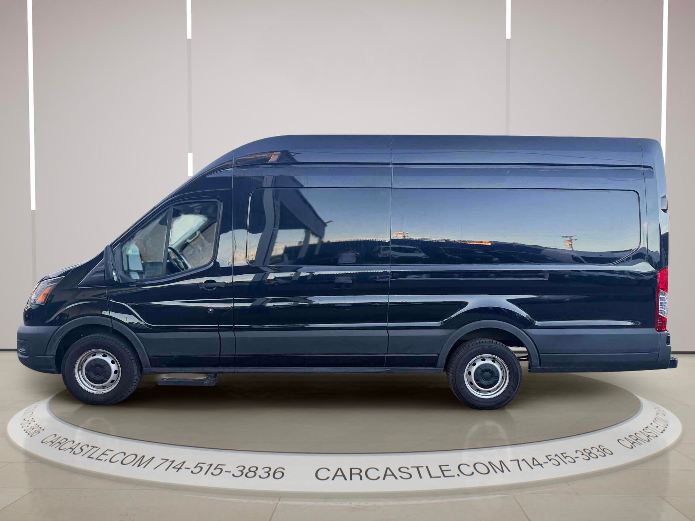 Ford Transit photo 2