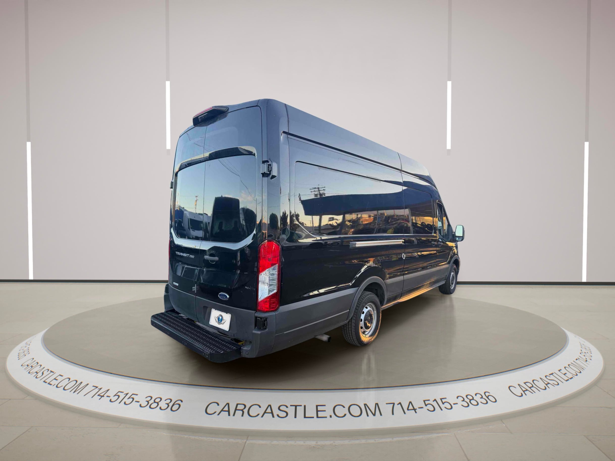 Ford Transit photo 5