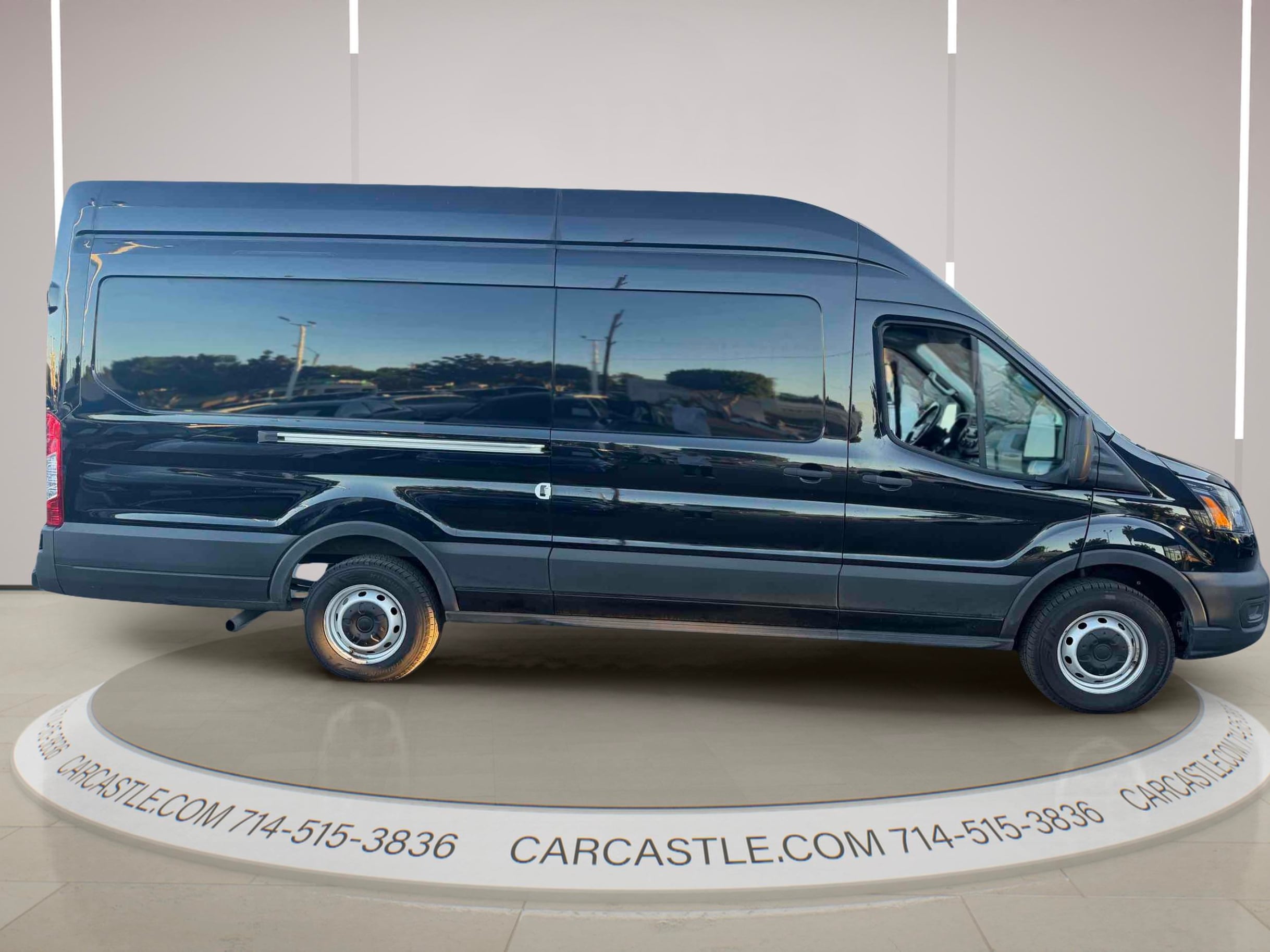 Ford Transit photo 6