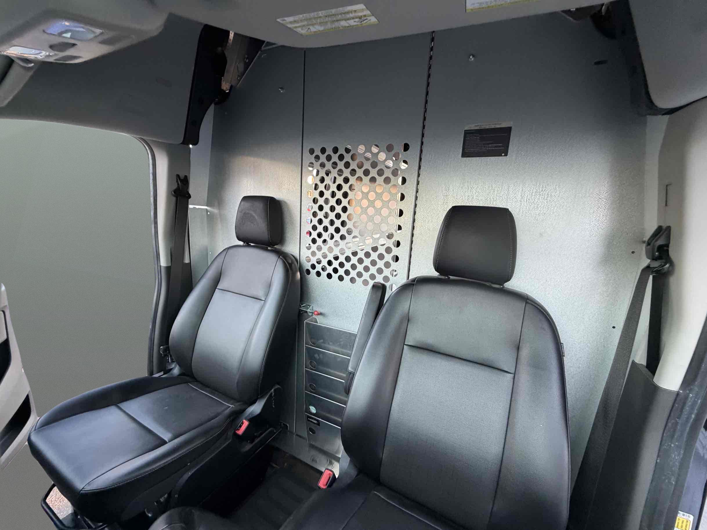 Ford Transit photo 21