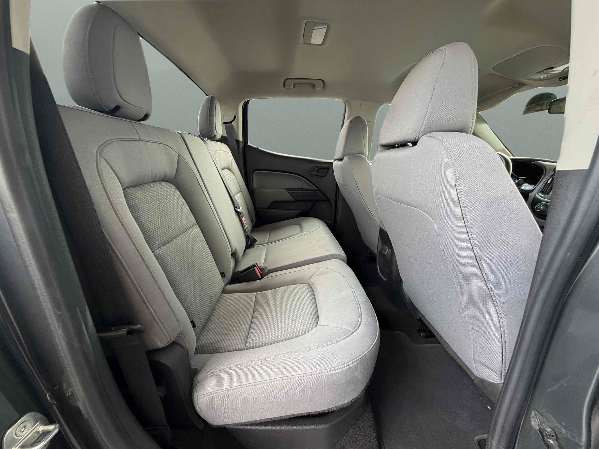 Chevrolet Colorado photo 14