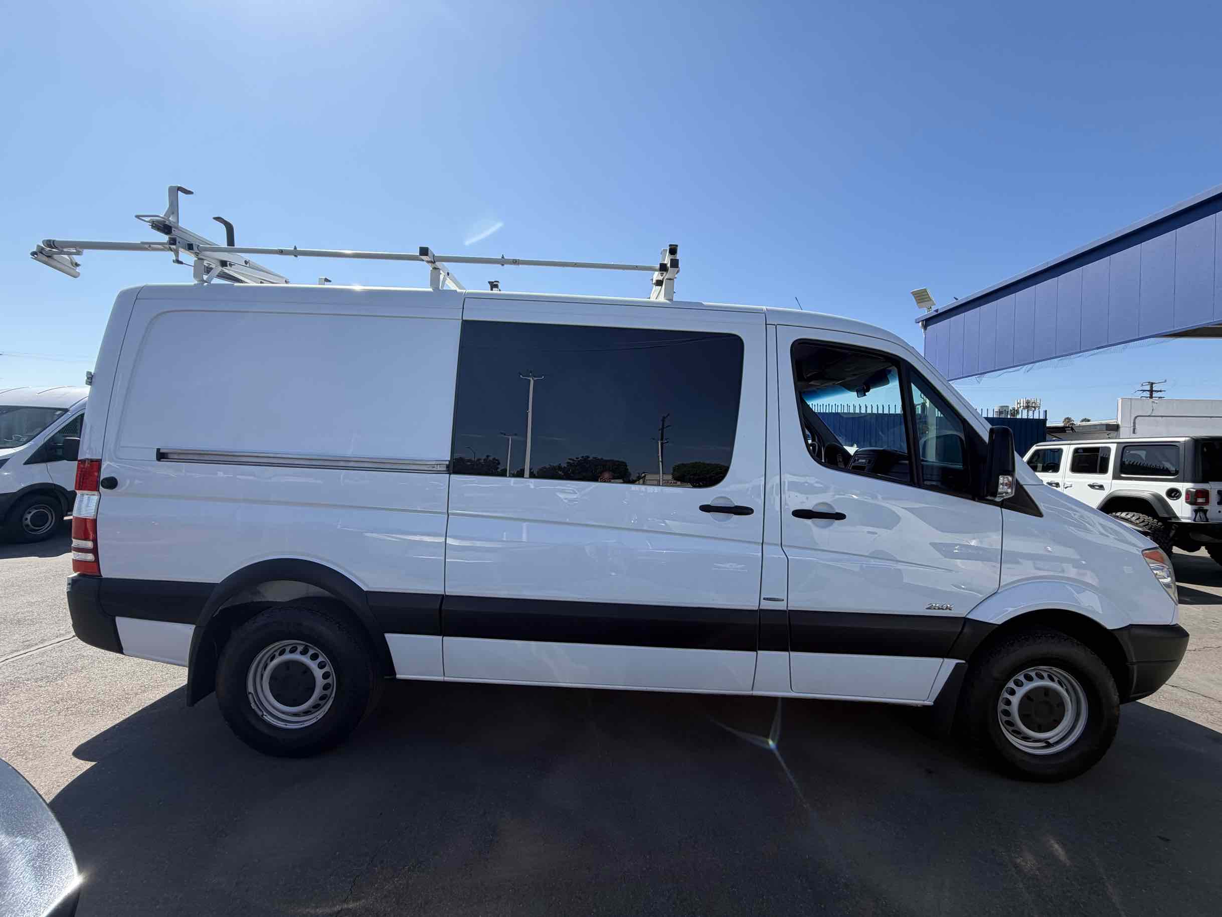 Mercedes-Benz Sprinter photo 9