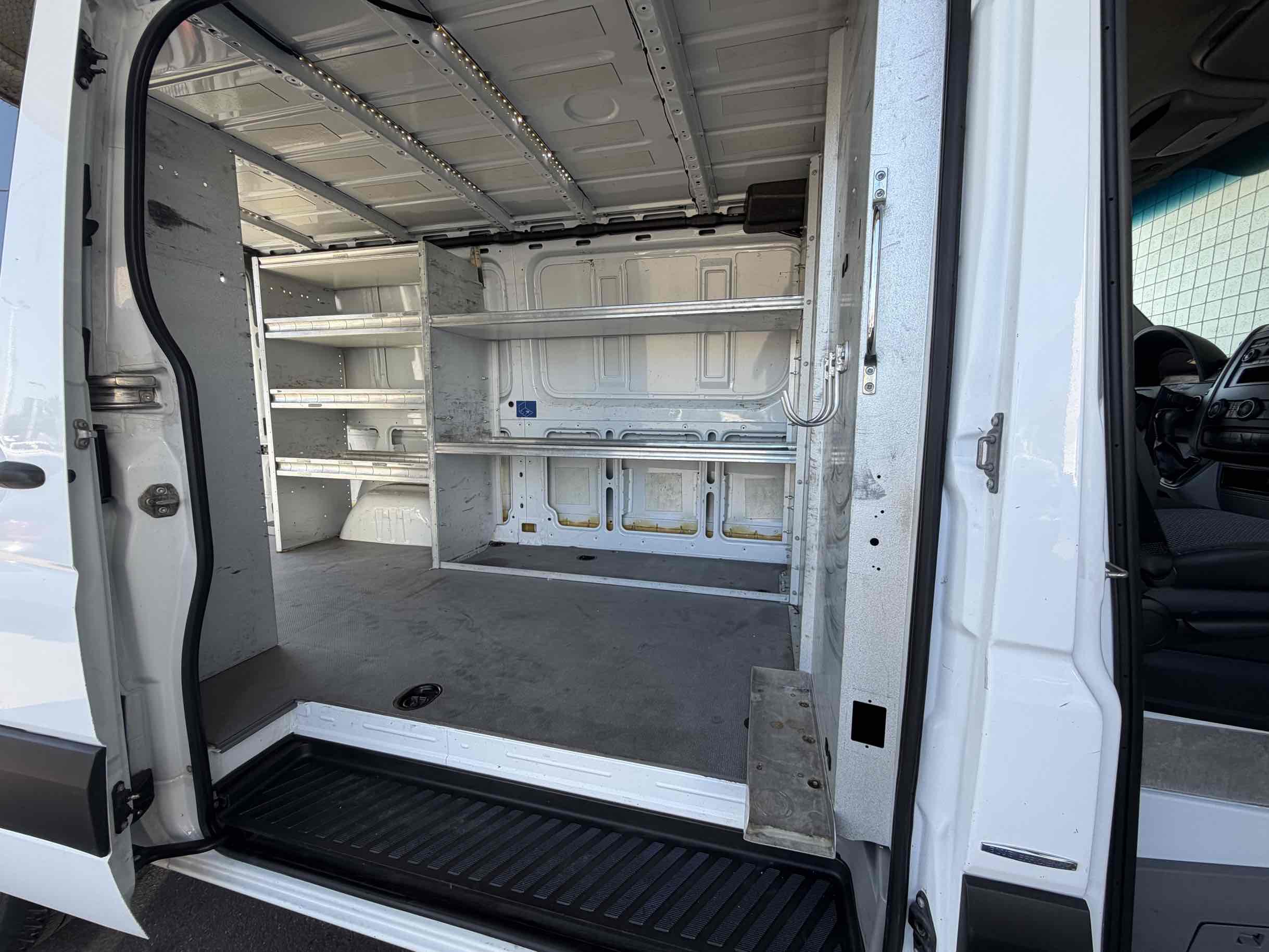 Mercedes-Benz Sprinter photo 12