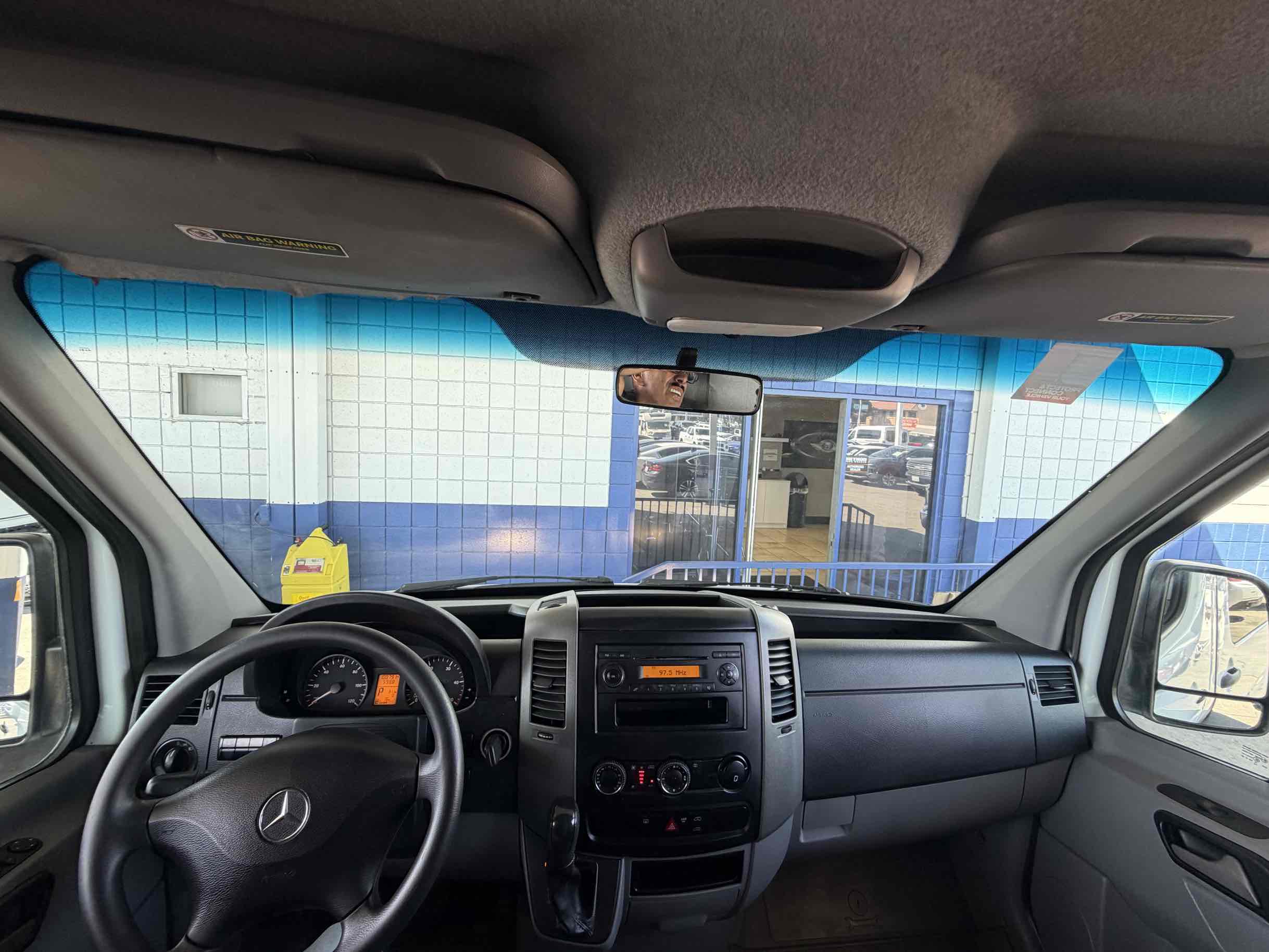 Mercedes-Benz Sprinter photo 17