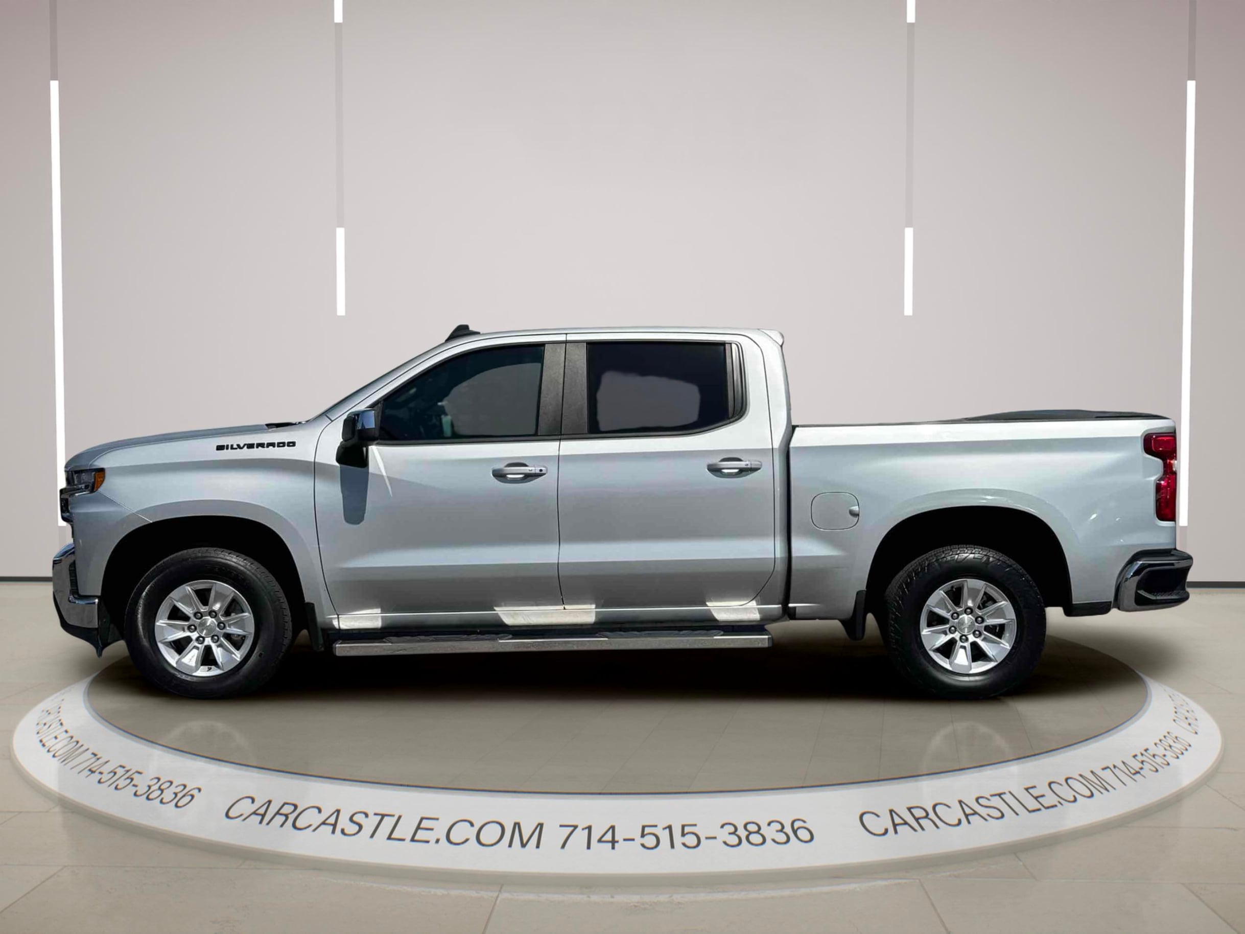 Chevrolet Silverado photo 2