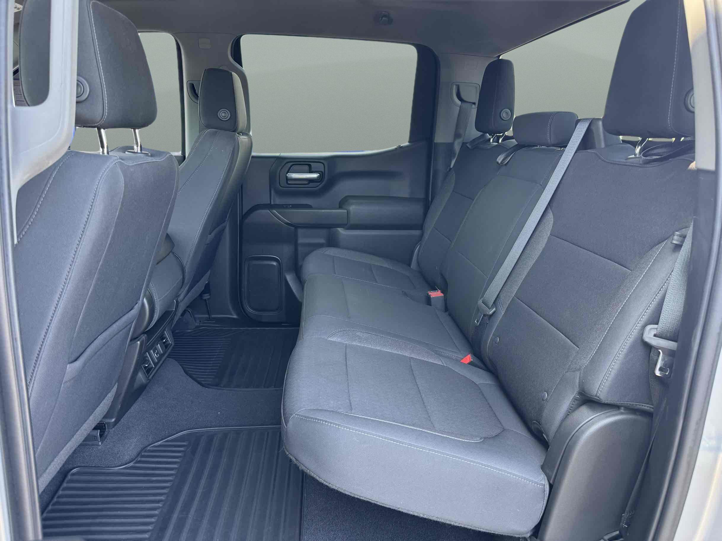Chevrolet Silverado photo 11