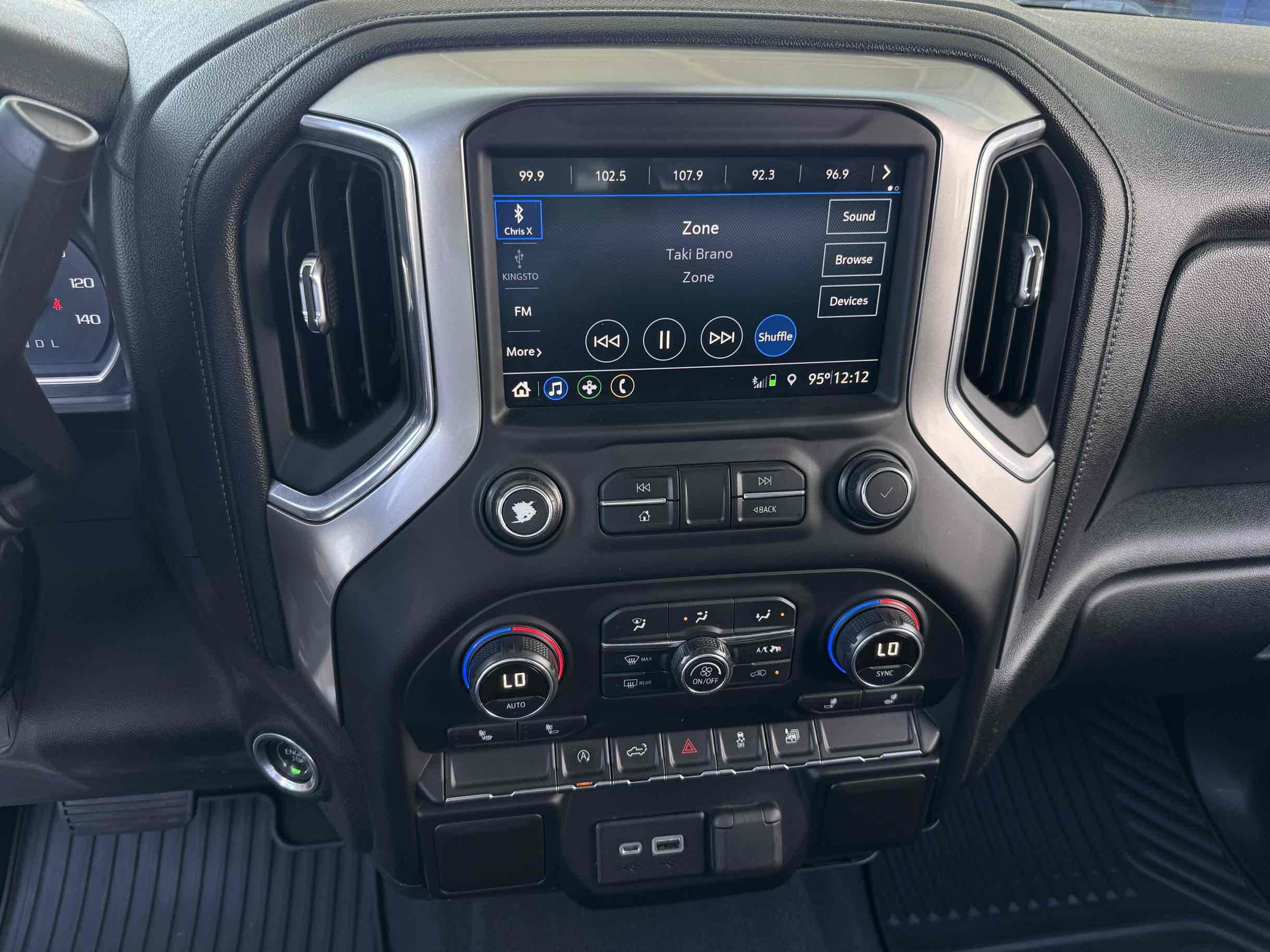 Chevrolet Silverado photo 14
