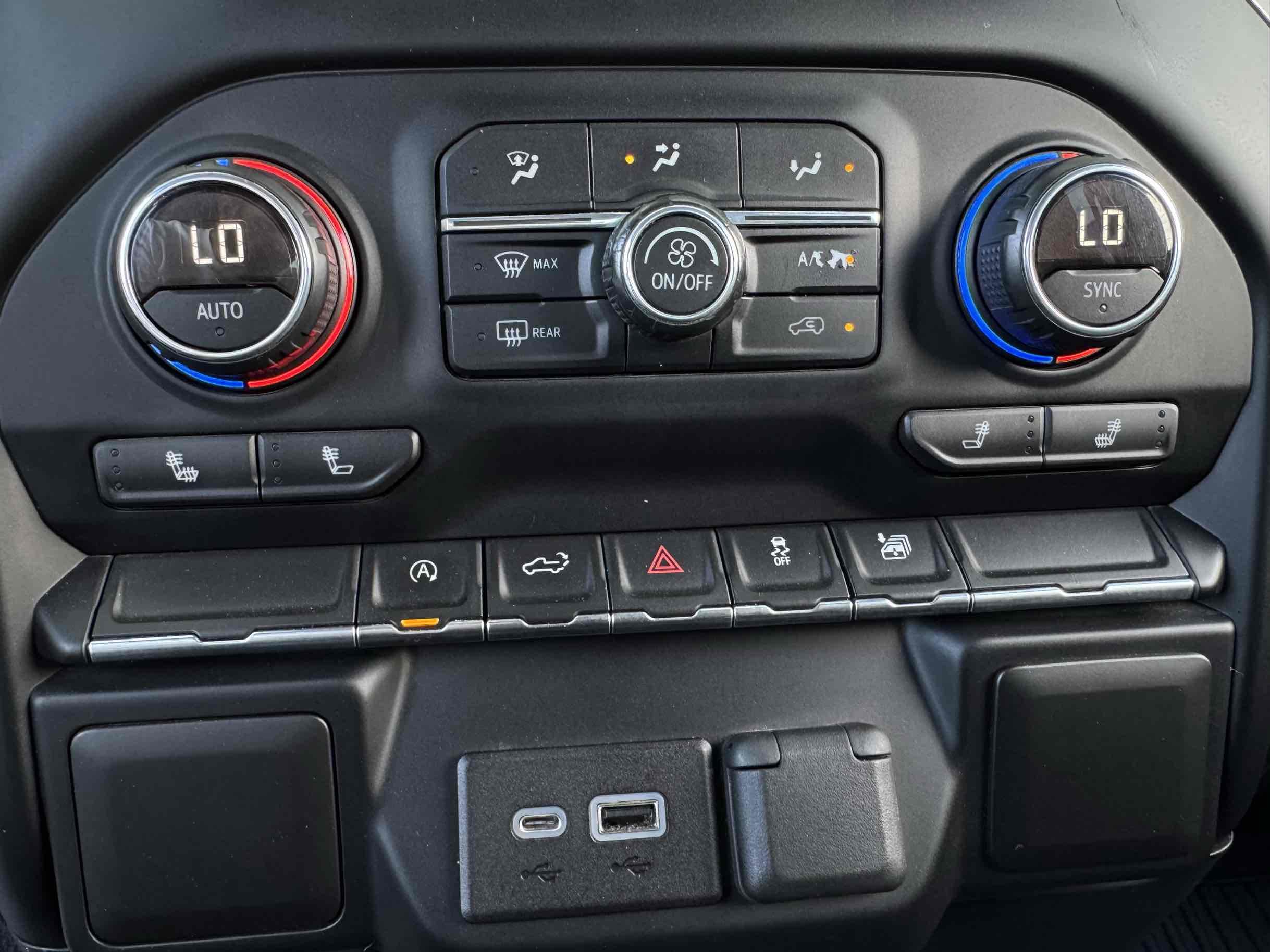 Chevrolet Silverado photo 15