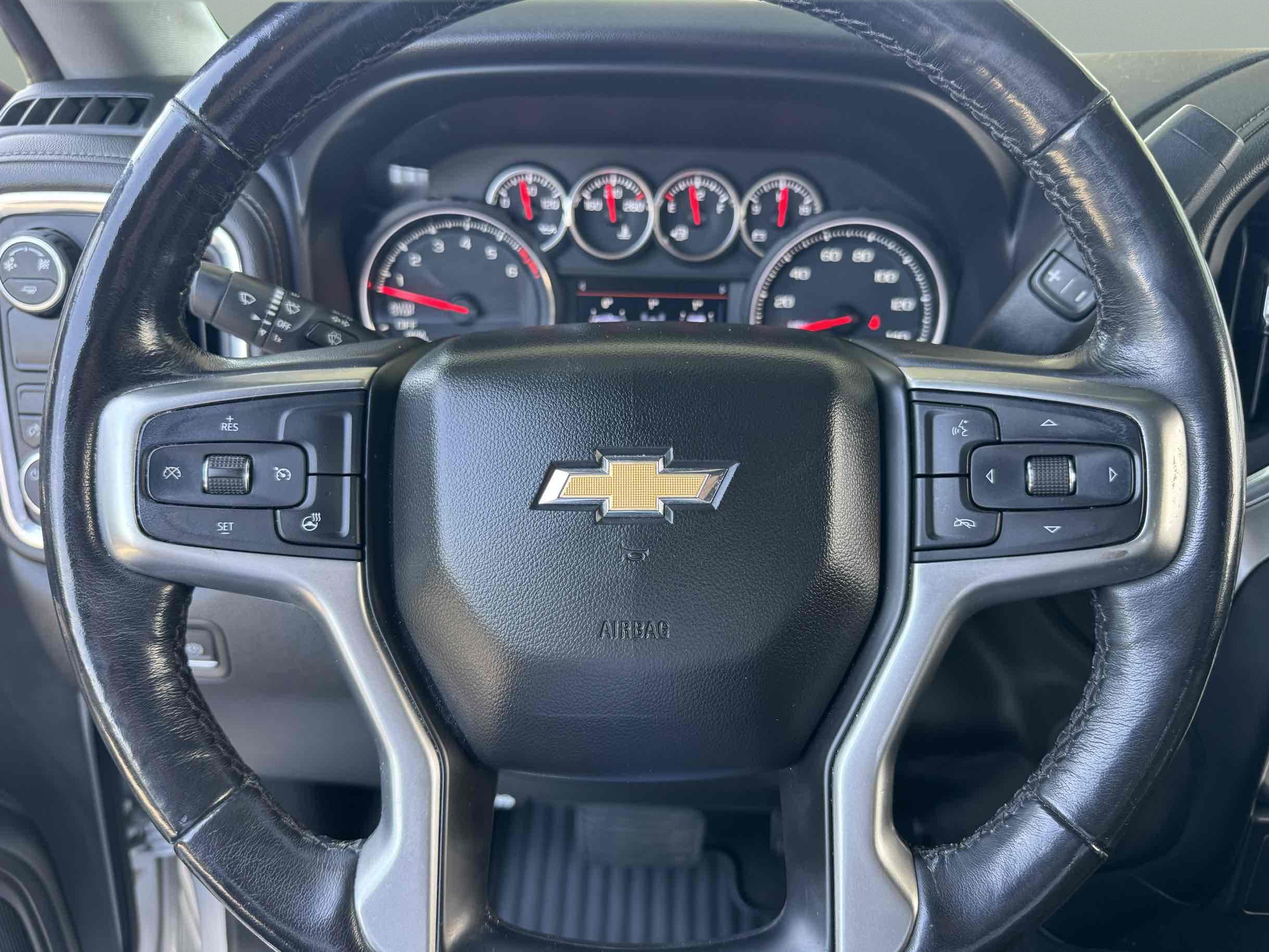 Chevrolet Silverado photo 16