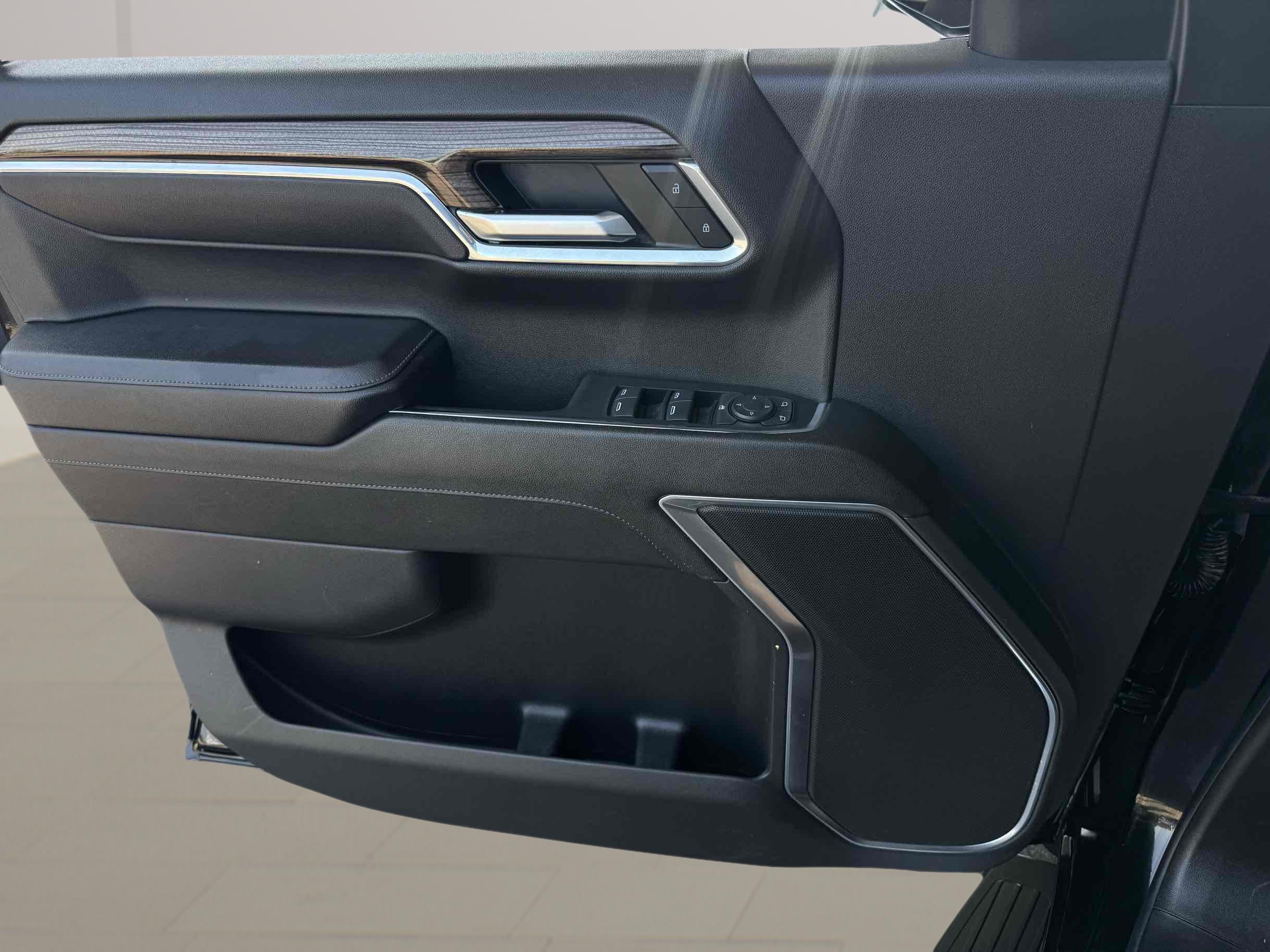 Chevrolet Silverado photo 9
