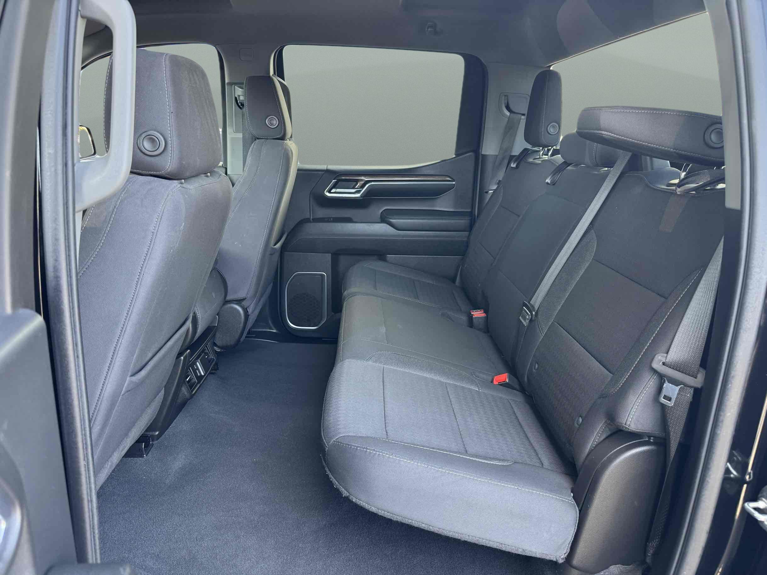 Chevrolet Silverado photo 11