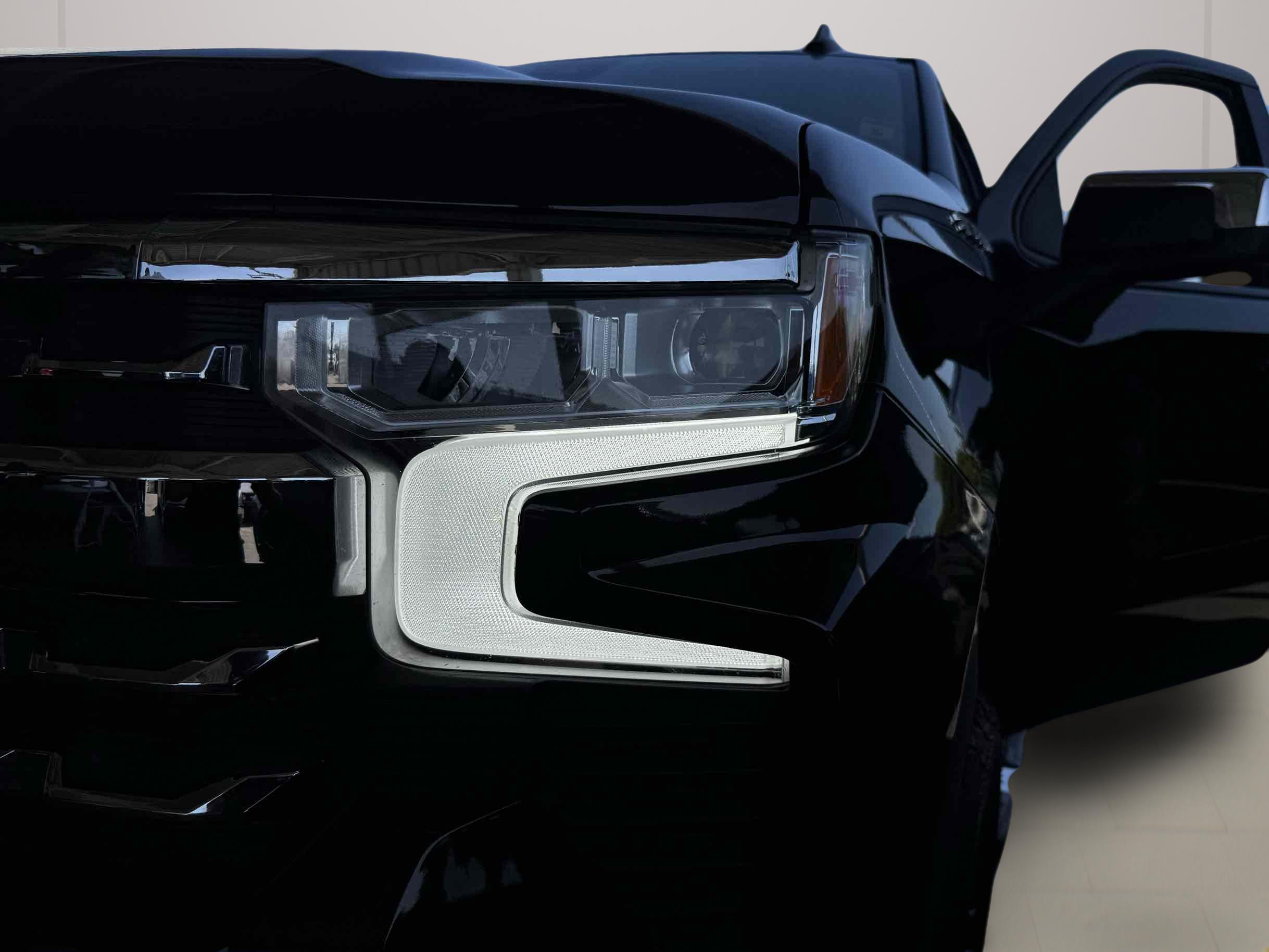 Chevrolet Silverado photo 18