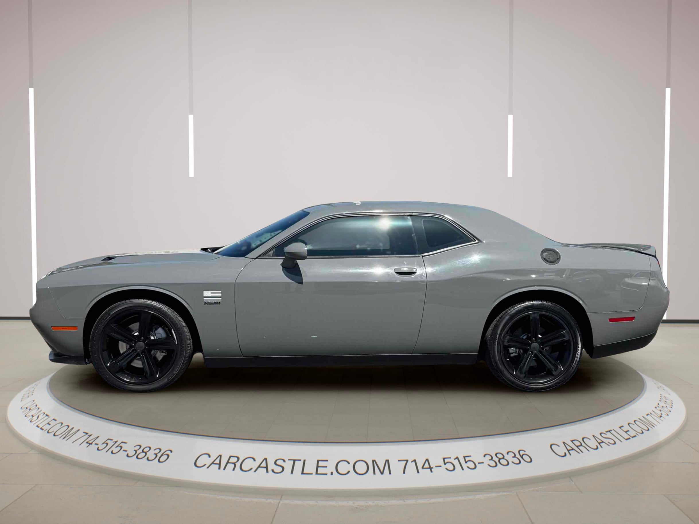 Dodge Challenger photo 2