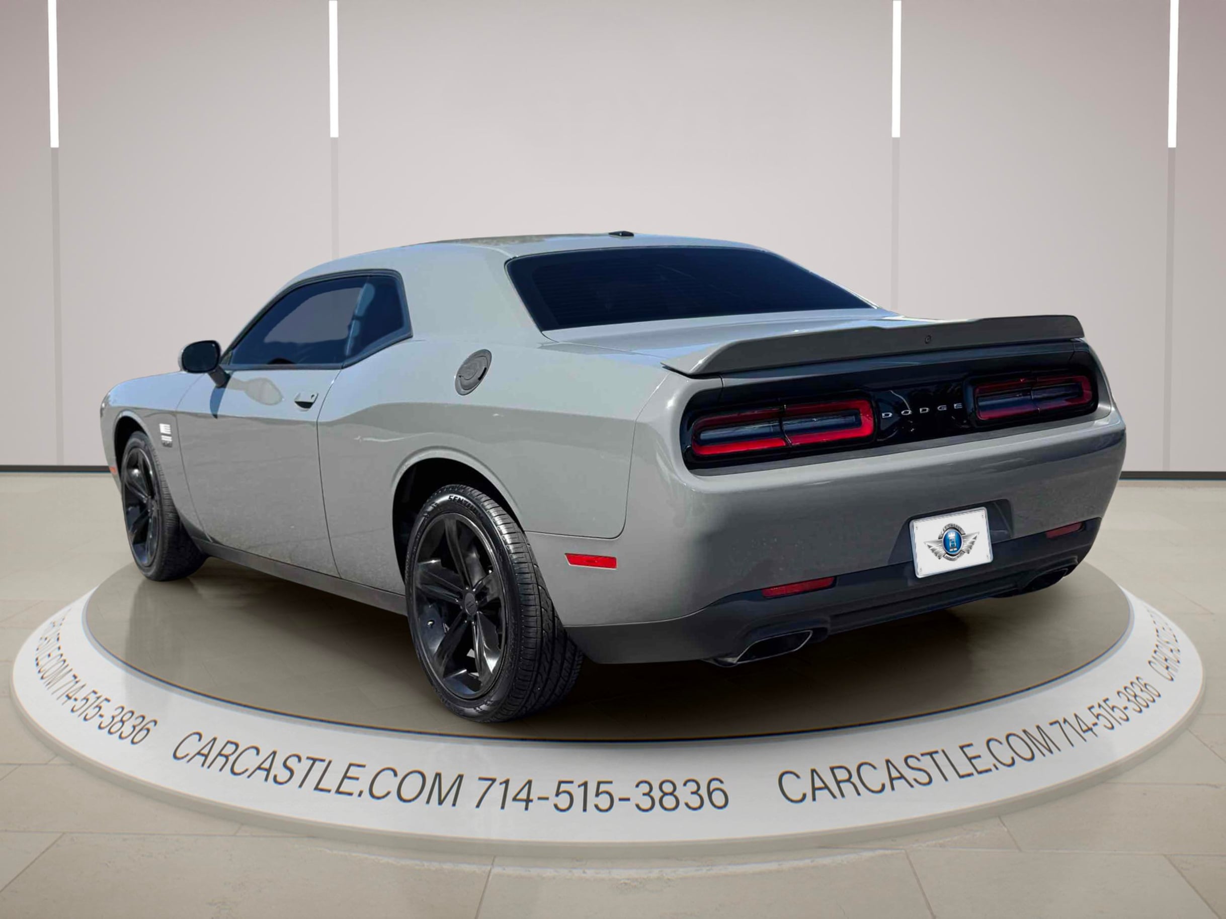 Dodge Challenger photo 3