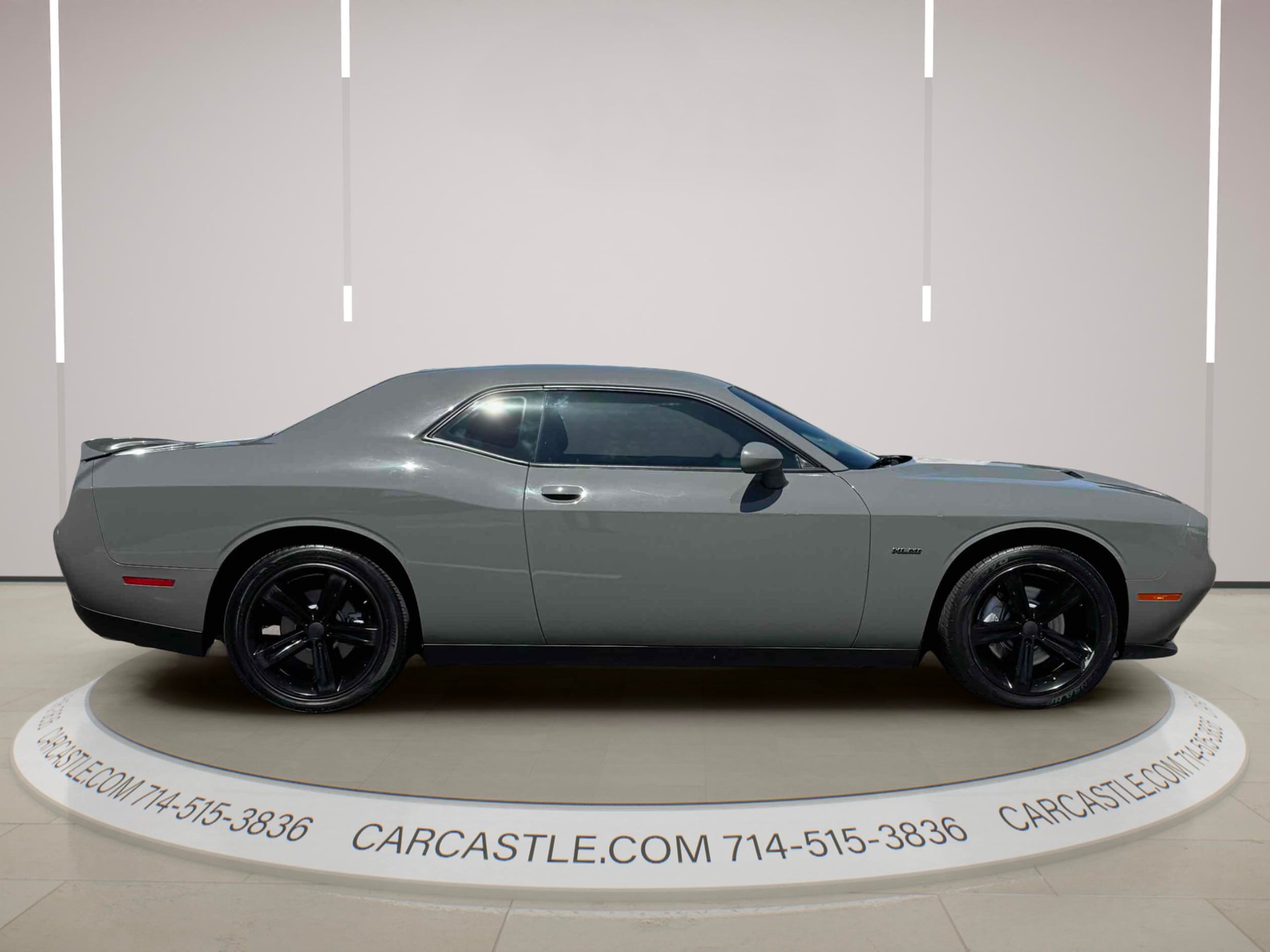Dodge Challenger photo 6