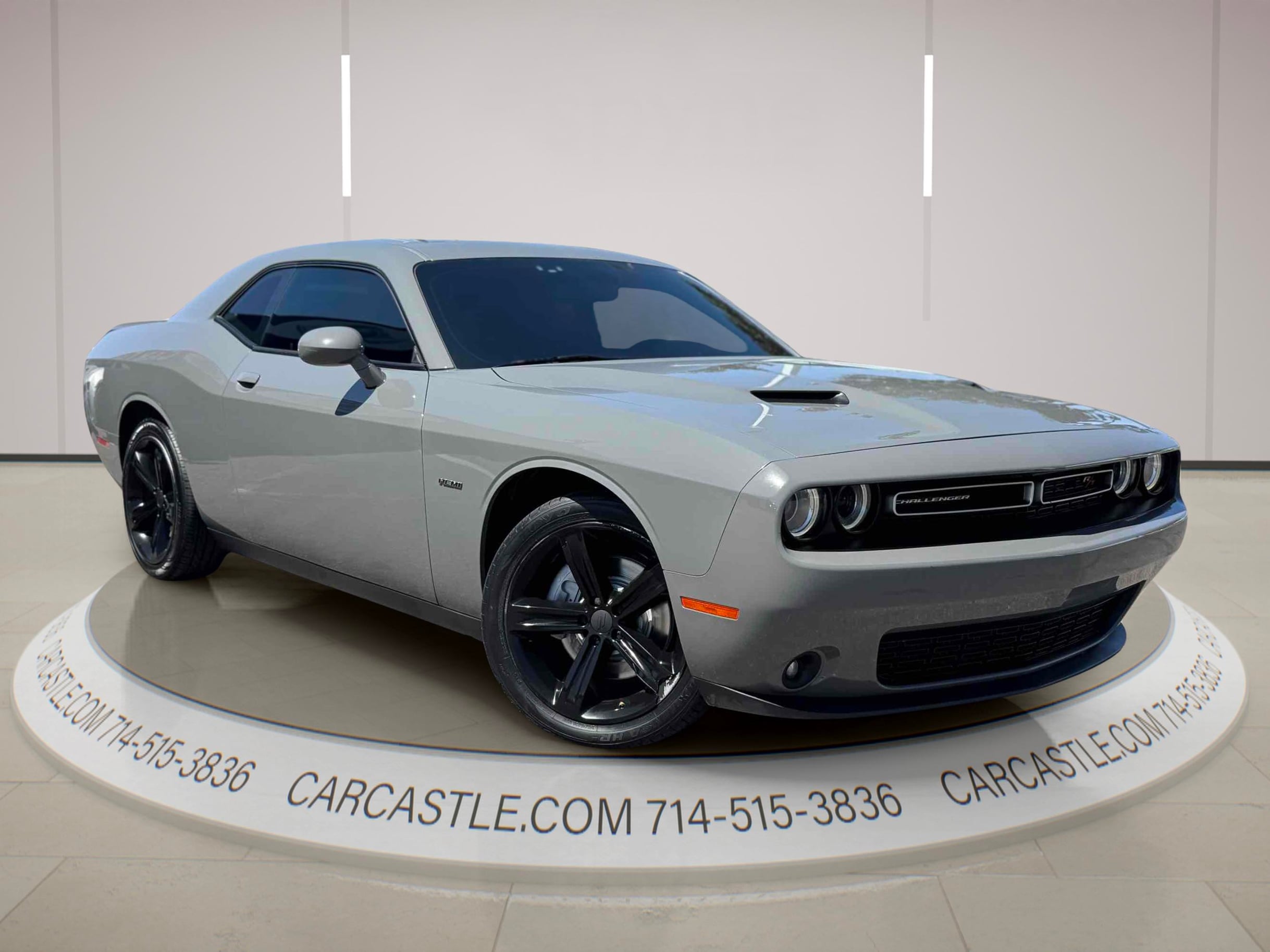 Dodge Challenger photo 7