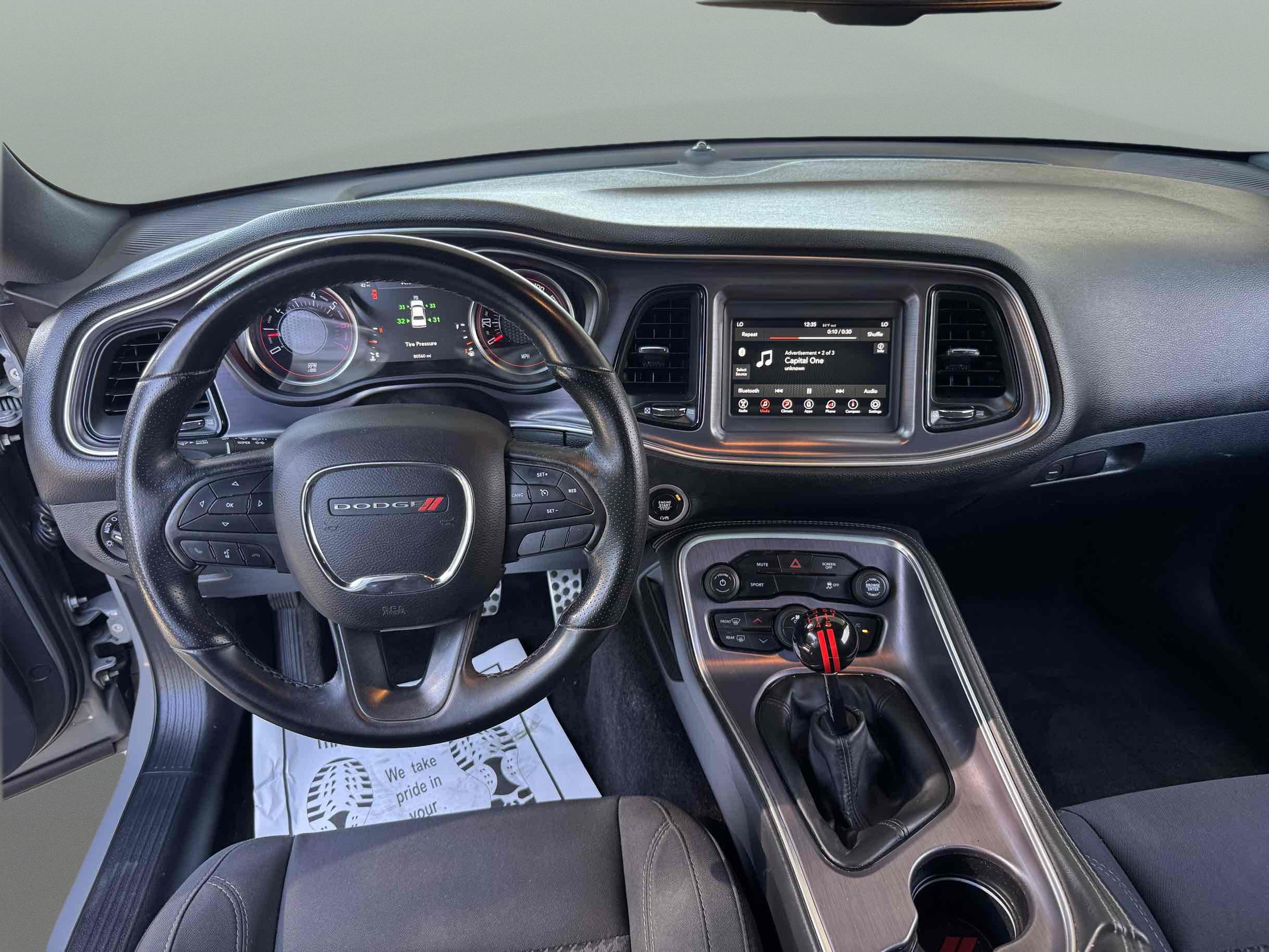 Dodge Challenger photo 11