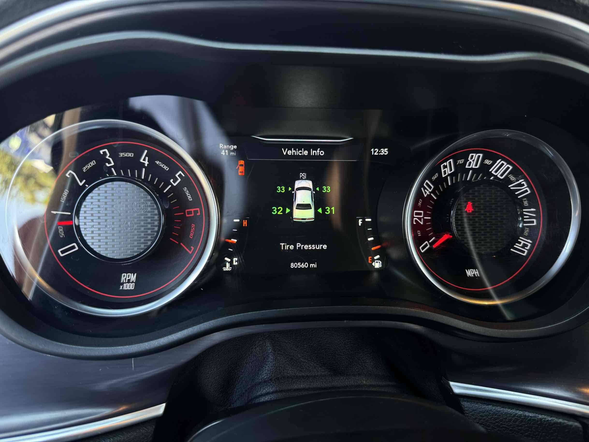 Dodge Challenger photo 12