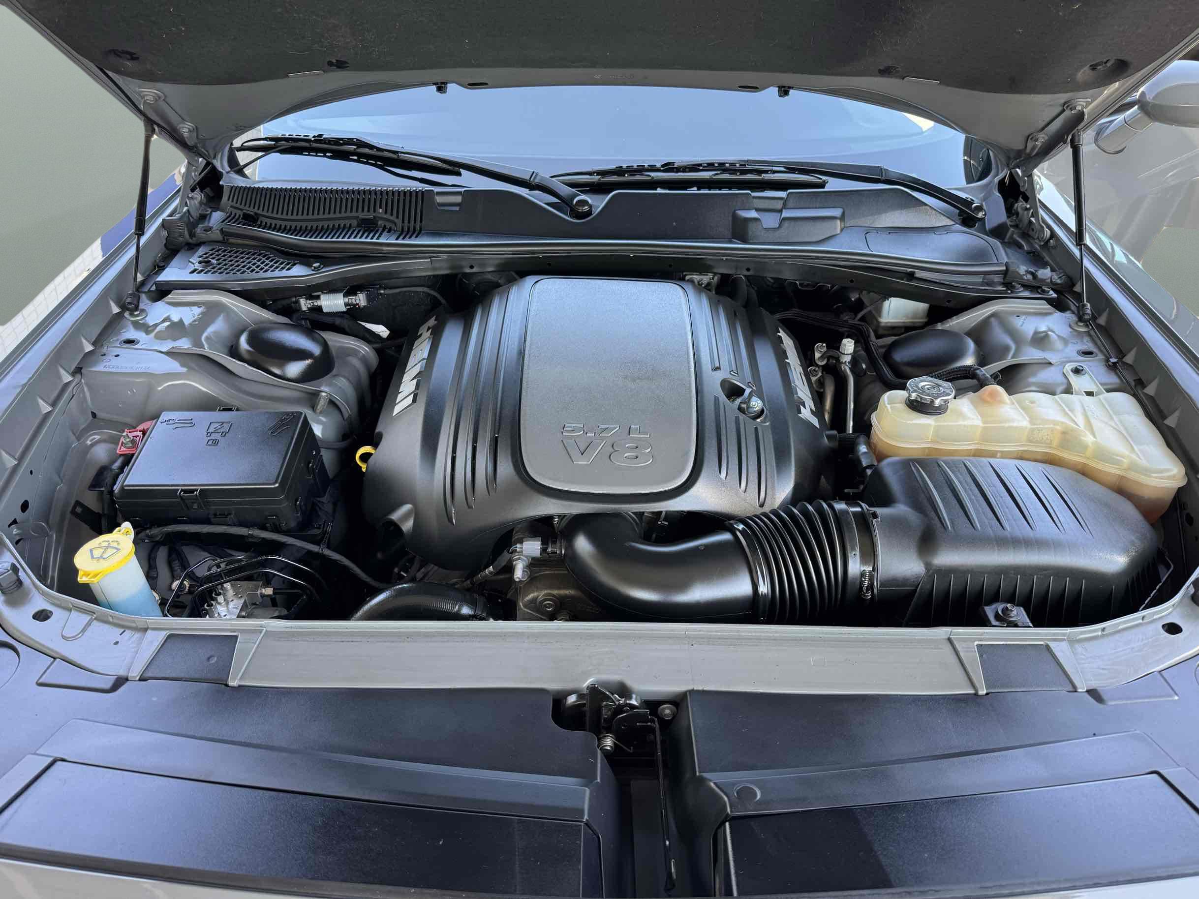 Dodge Challenger photo 17