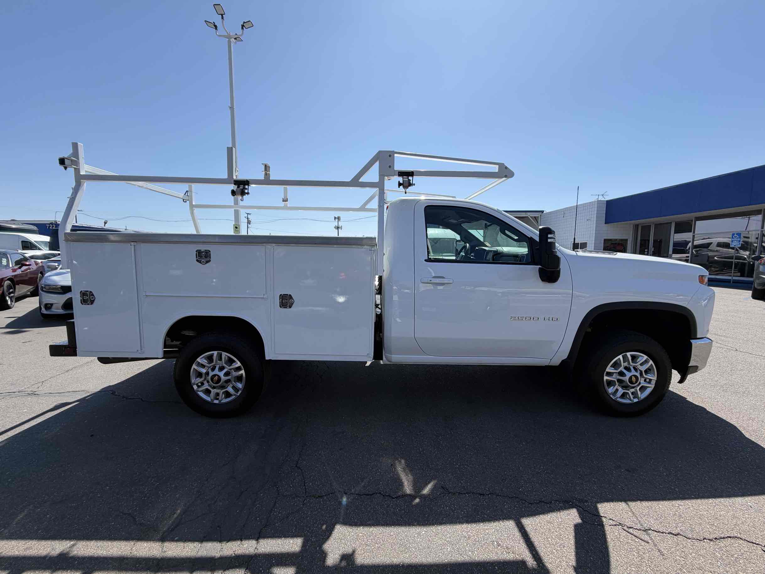 Chevrolet Silverado photo 8