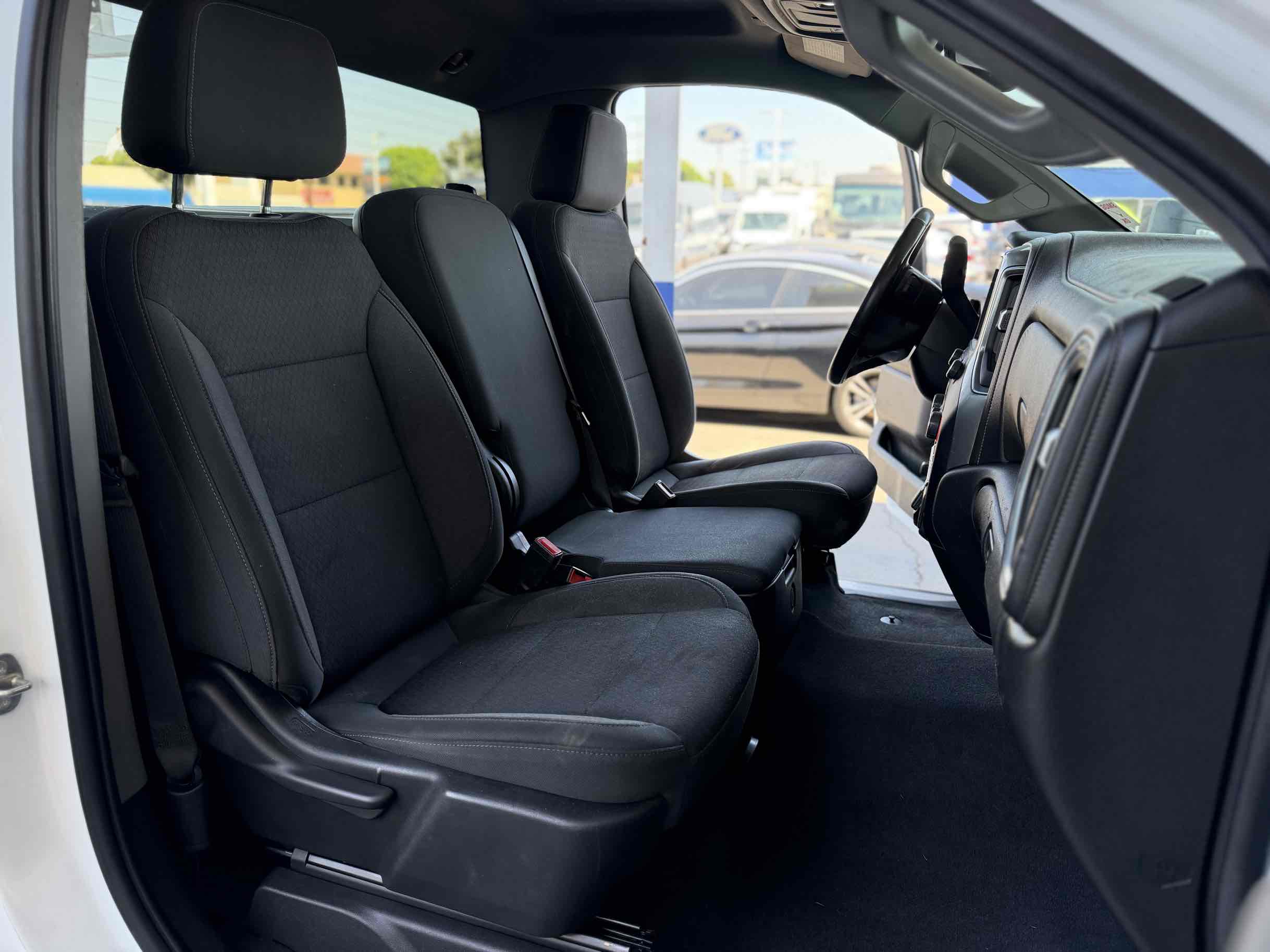 Chevrolet Silverado photo 15