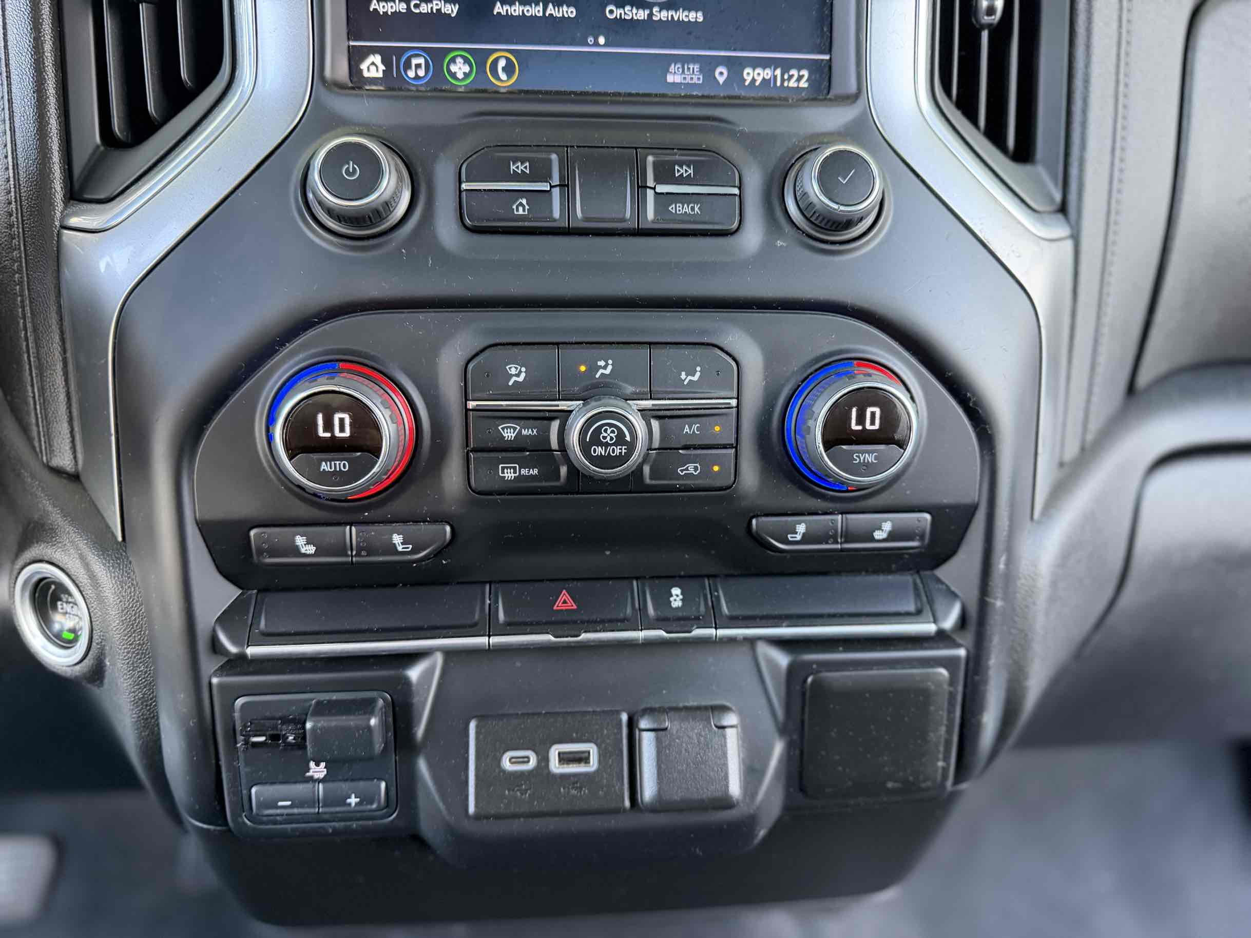 Chevrolet Silverado photo 17