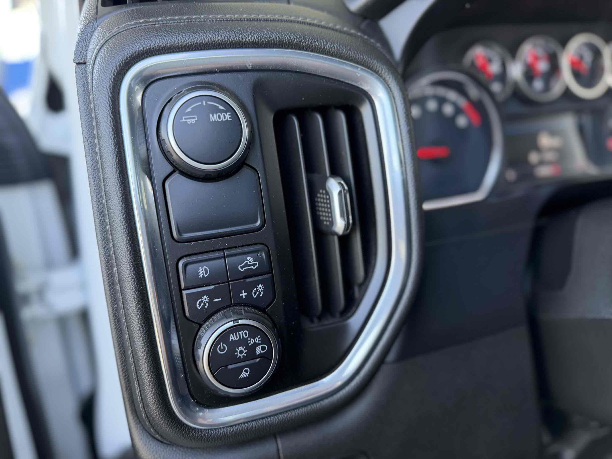Chevrolet Silverado photo 19