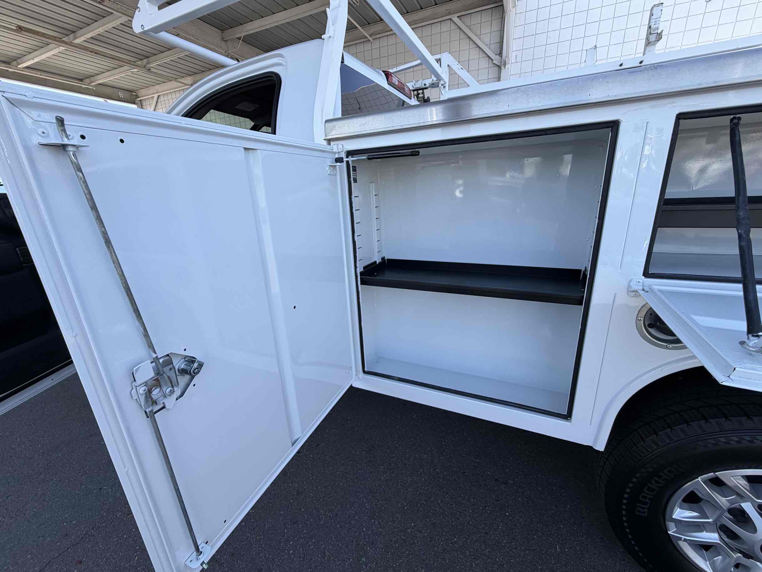 Chevrolet Silverado photo 26